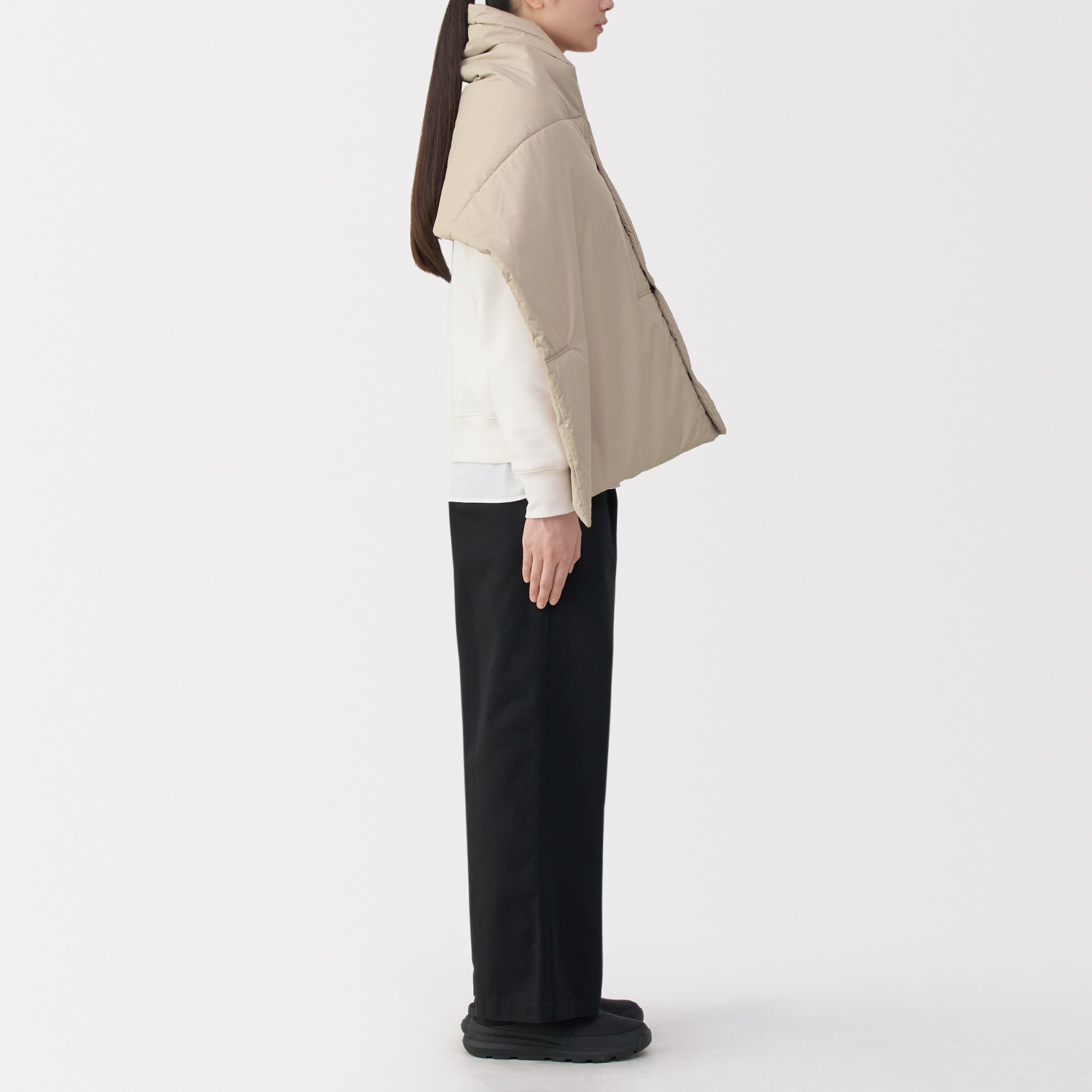 吸湿発熱中わた表面撥水パッカブル　ケープ