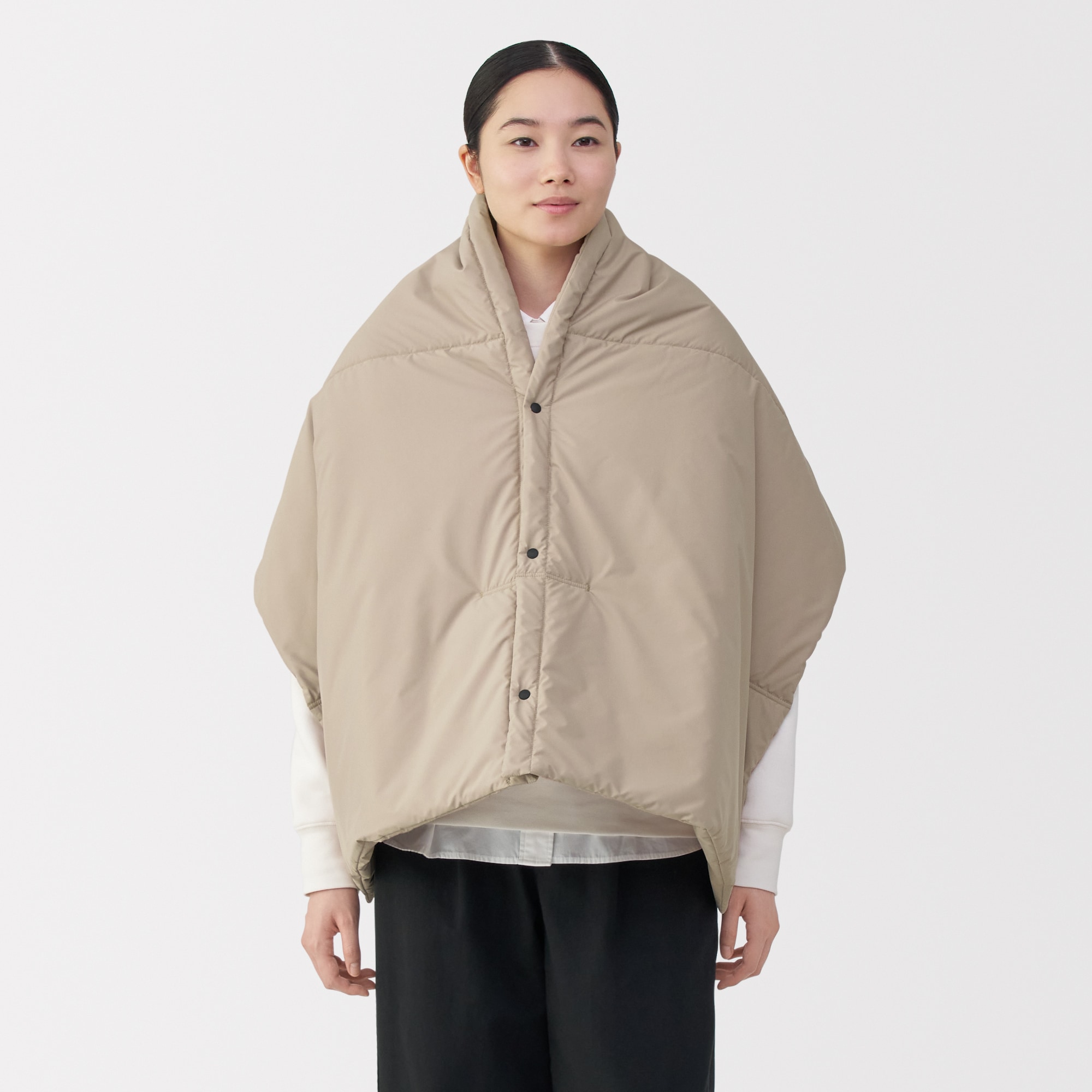 吸湿発熱中わた表面撥水パッカブル　ケープ