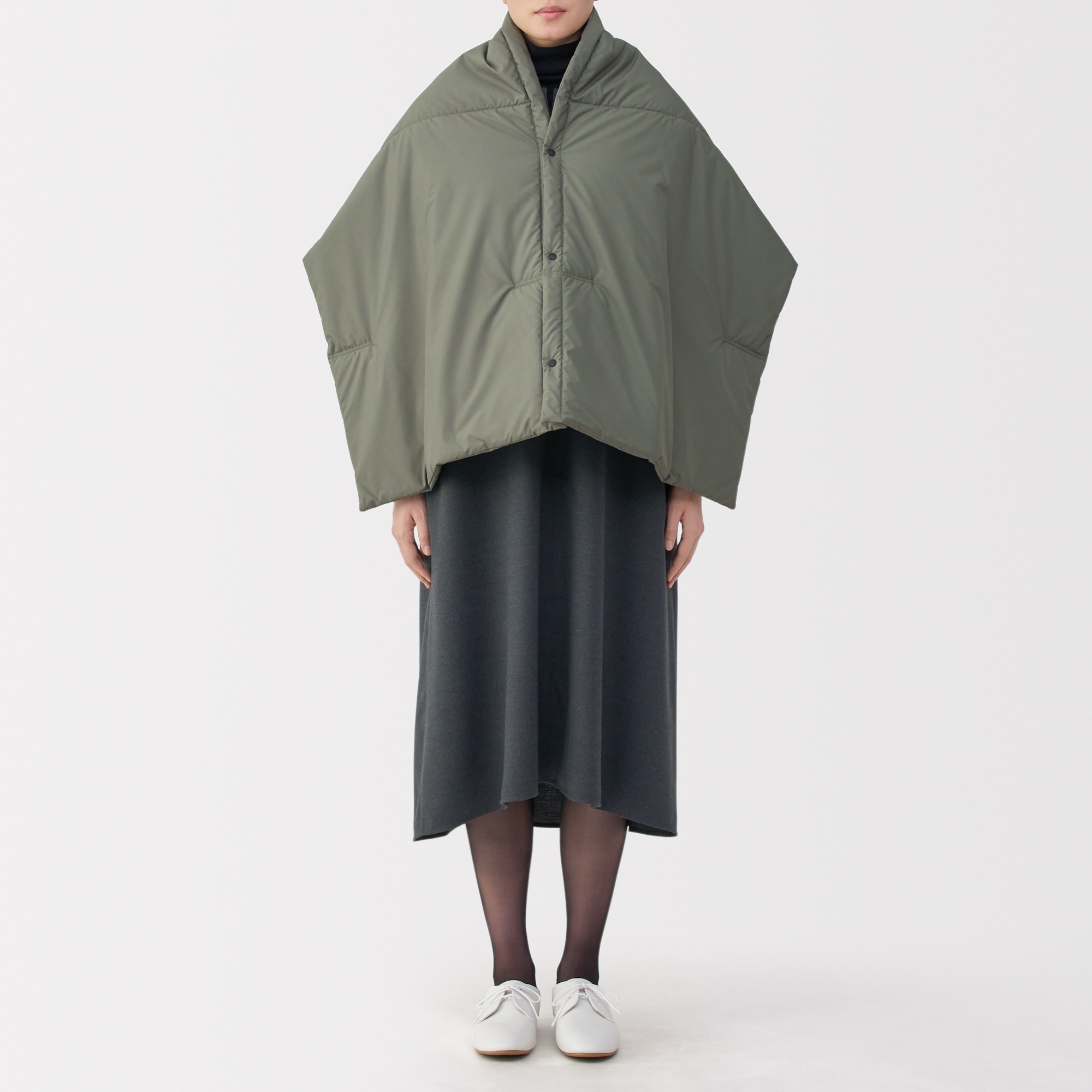 吸湿発熱中わた表面撥水パッカブル　ケープ