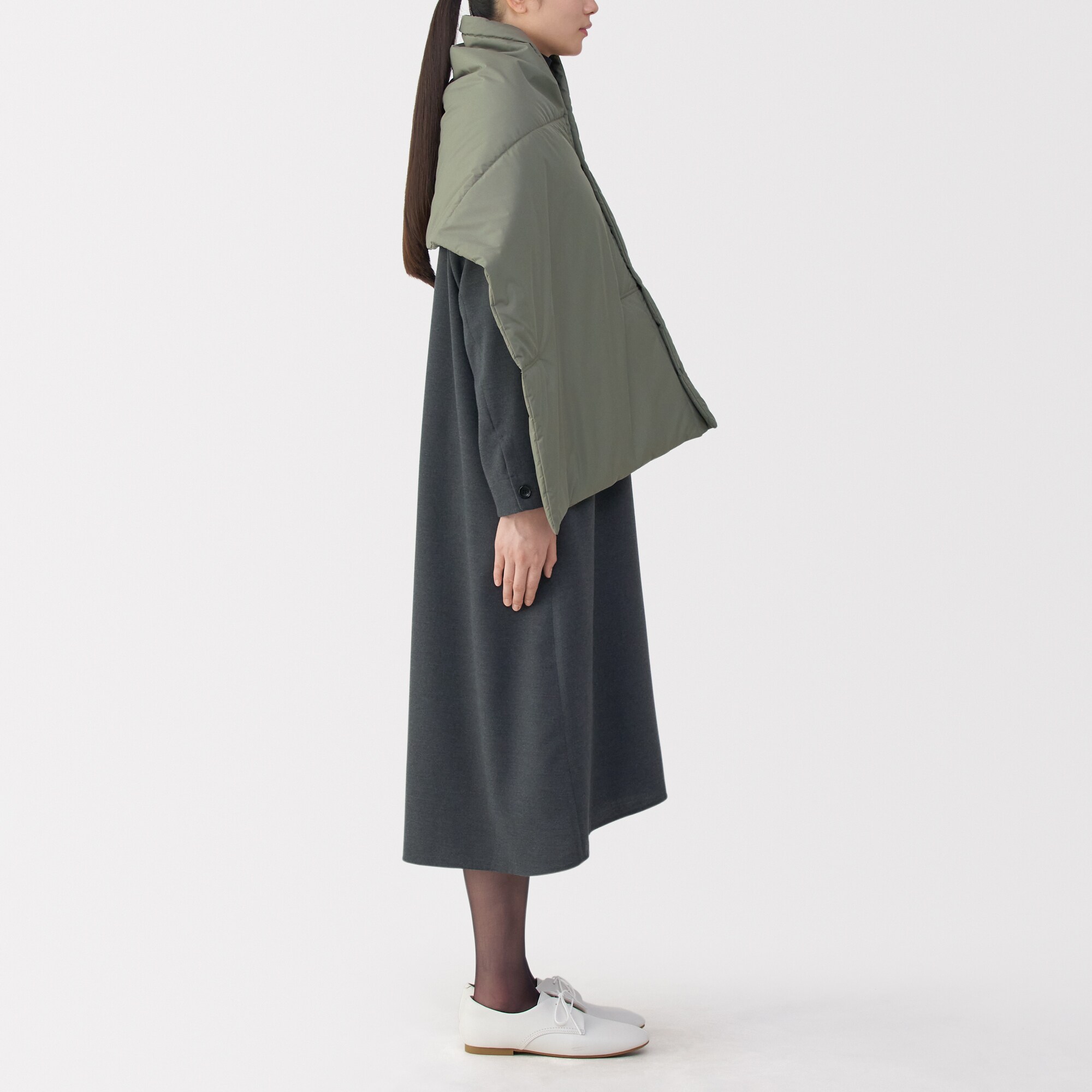 吸湿発熱中わた表面撥水パッカブル　ケープ