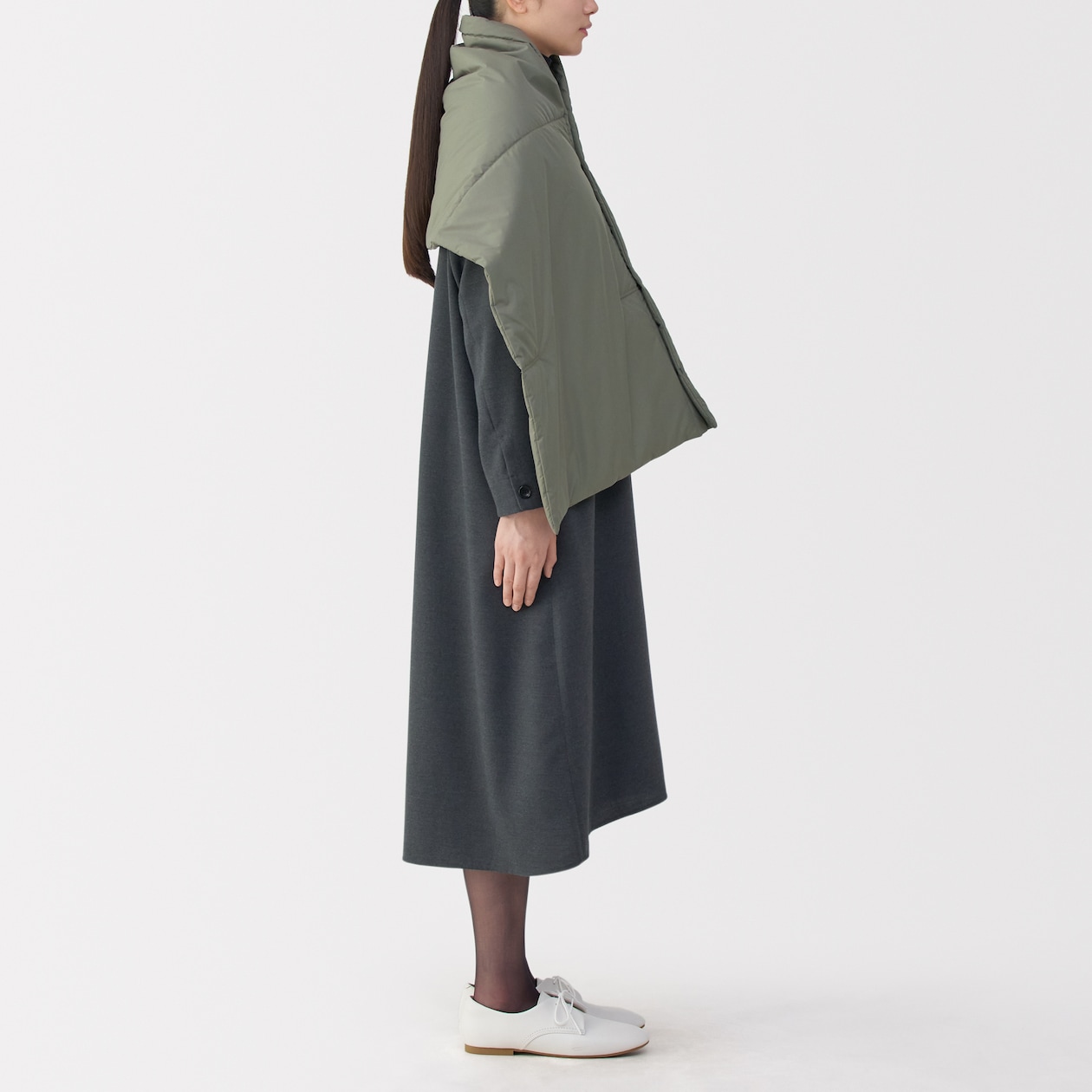 吸湿発熱中わた表面撥水パッカブル　ケープ