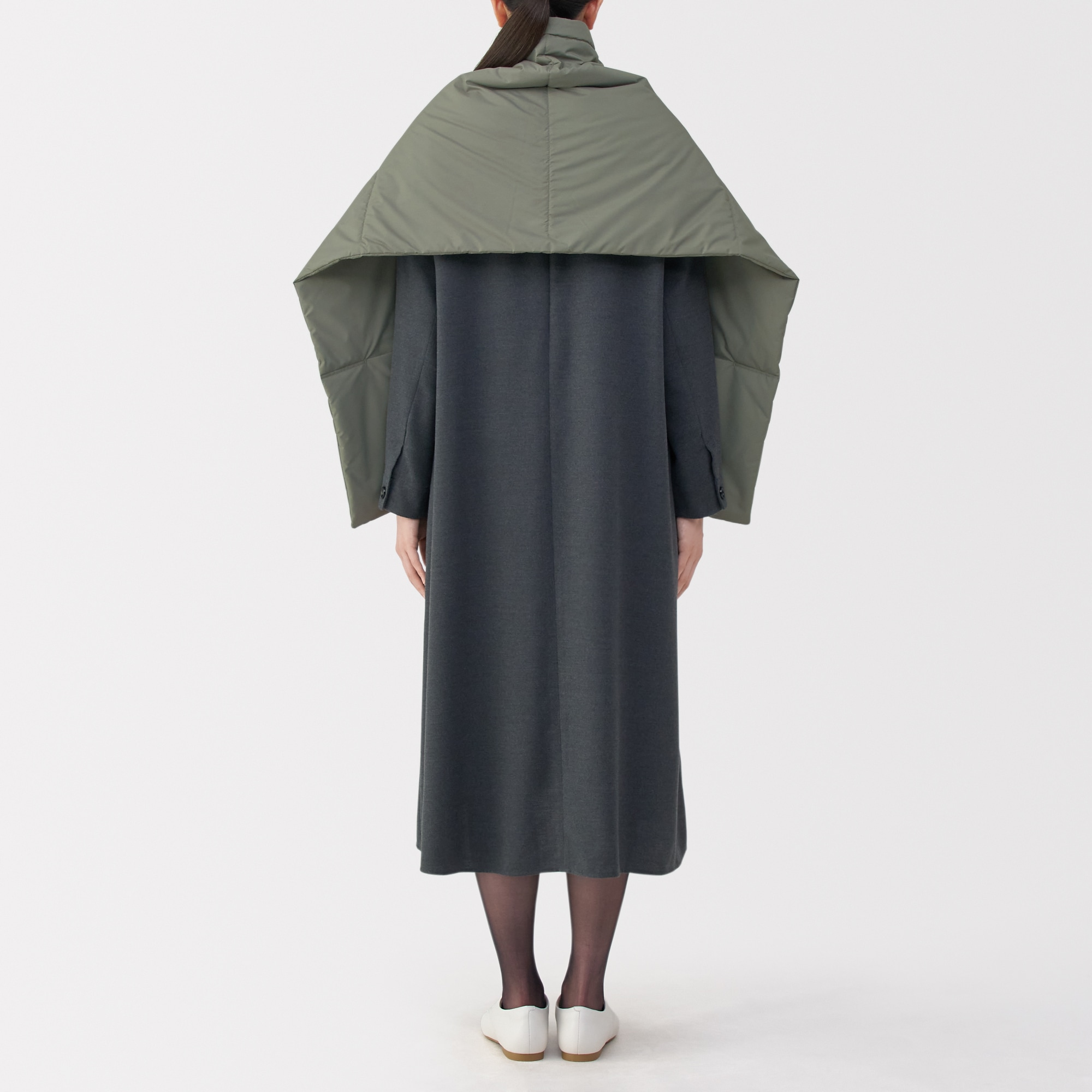 吸湿発熱中わた表面撥水パッカブル　ケープ