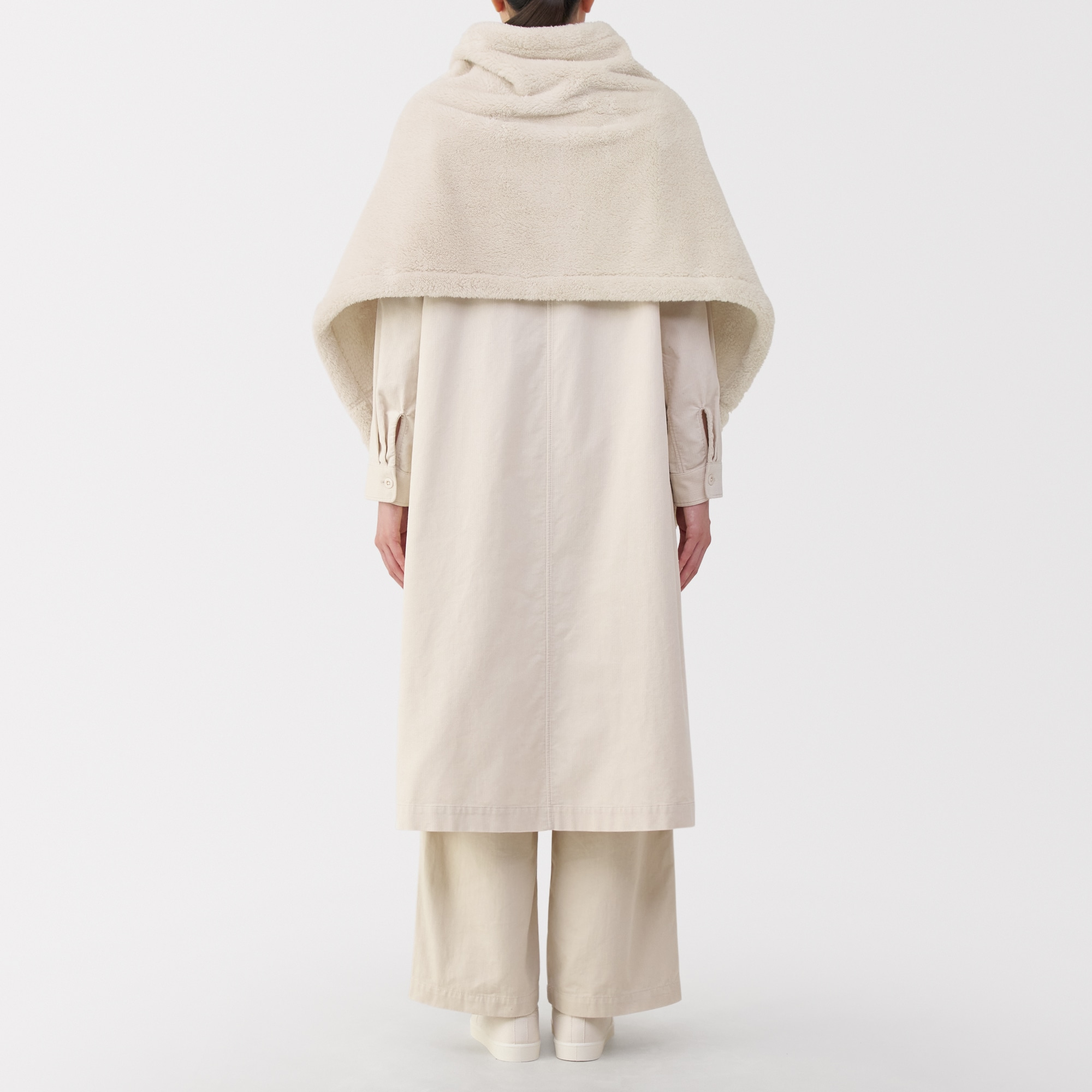 再生ポリエステルあったかボア　ケープ