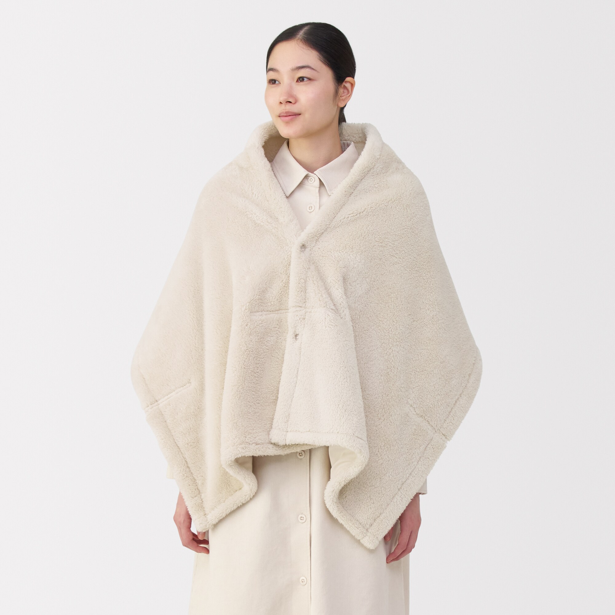 再生ポリエステルあったかボア　ケープ