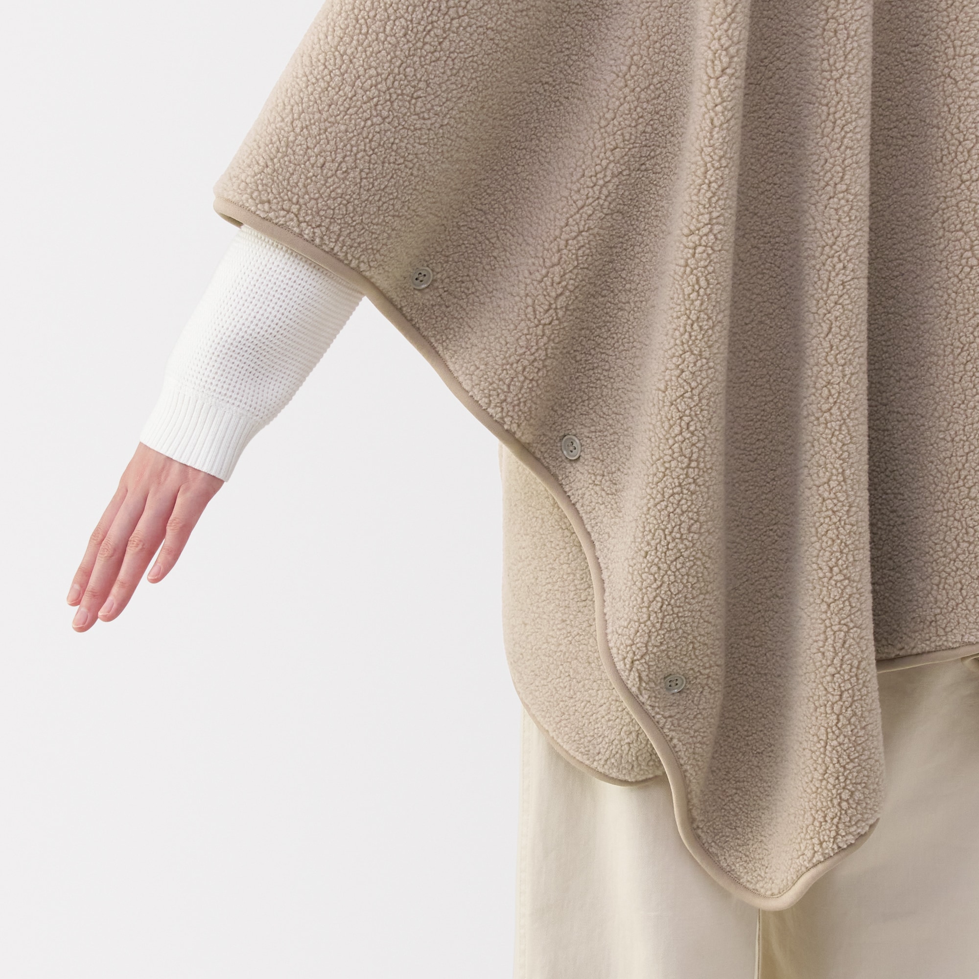 再生ポリエステルくつろぎボア　ケープ