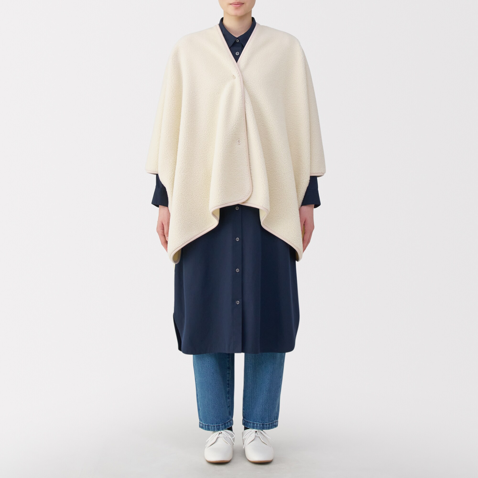 再生ポリエステルくつろぎボア　ケープ