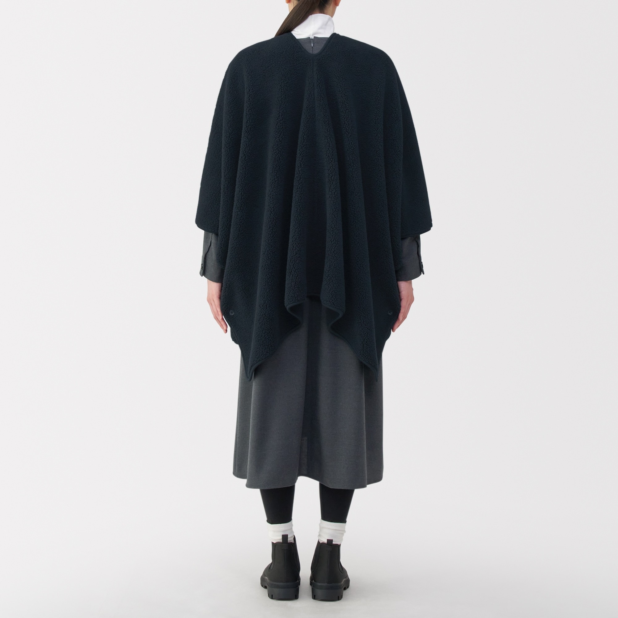 再生ポリエステルくつろぎボア　ケープ