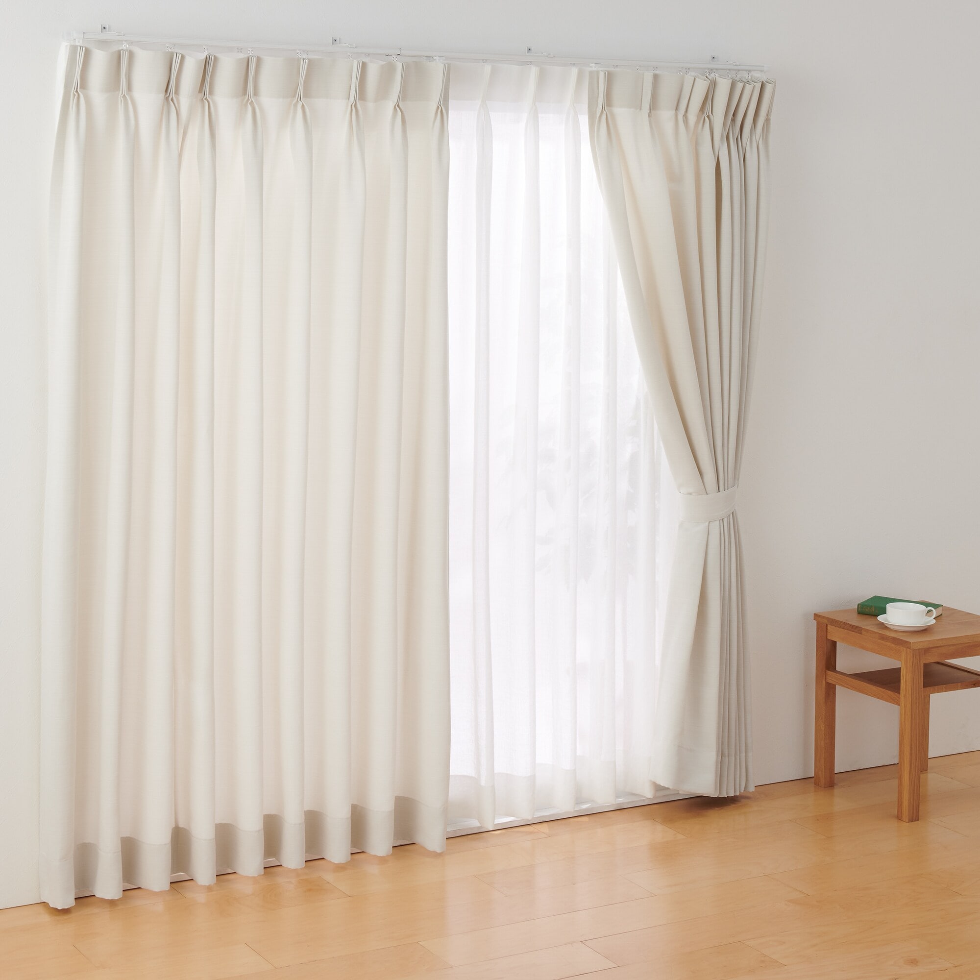 ポリエステルグログラン（防炎）プリーツカーテン２倍ヒダ／ライトベージュ