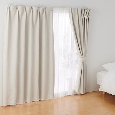 【遮光１級】ポリエステルグログラン（防炎）プリーツカーテン／遮光裏地付／ライトベージュ