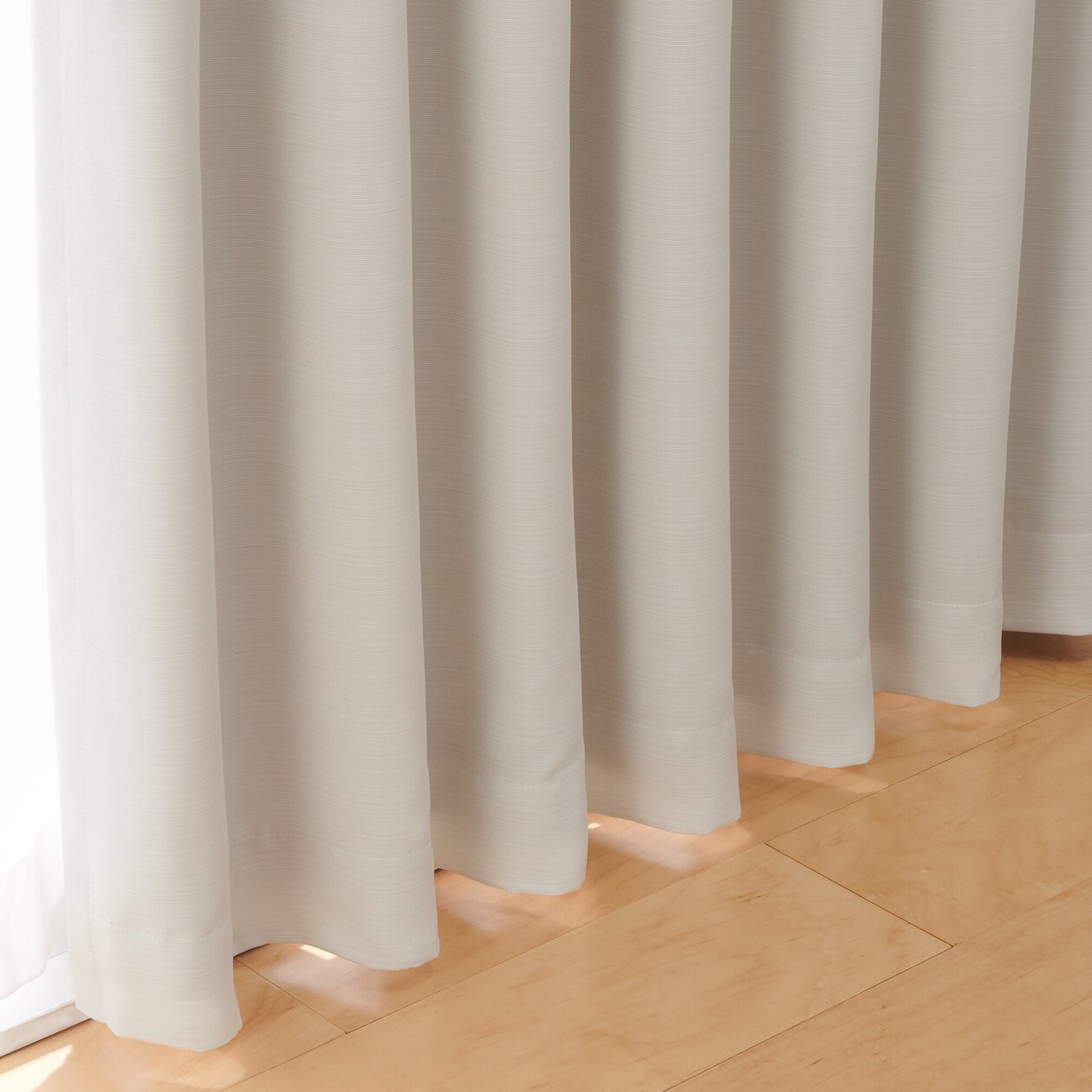 ポリエステルグログラン（防炎）プリーツカーテン／遮光裏地付／ライトベージュ