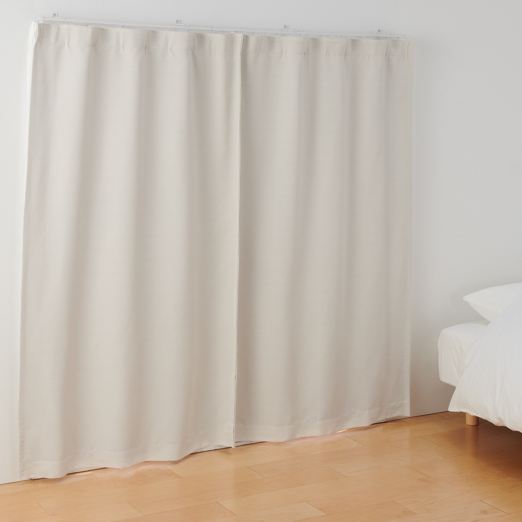 無印良品　遮光防炎カーテン　ベージュ ポリエステル二重織ハトメカーテン（防炎・遮光性）／ベージュ