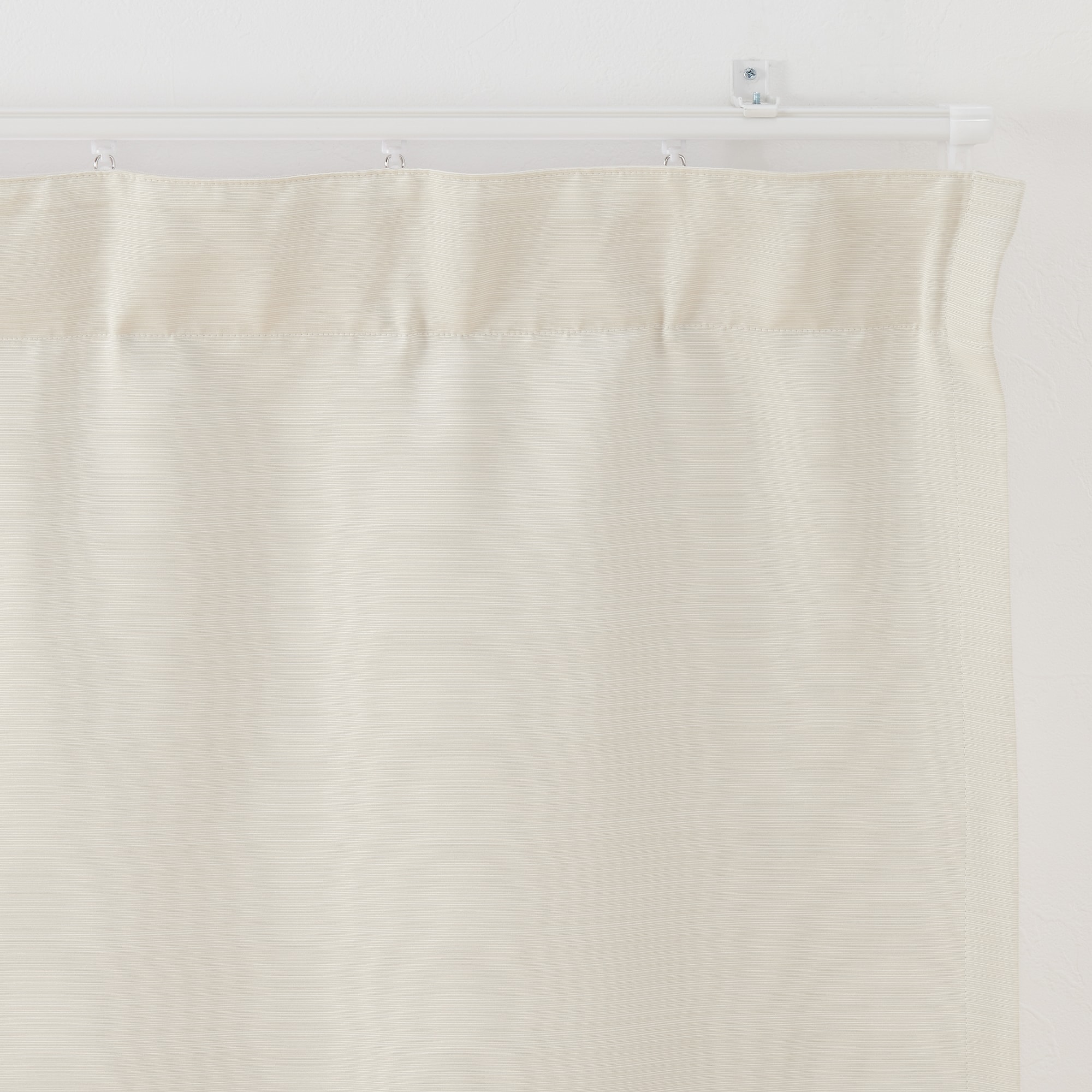 ポリエステルグログラン（防炎）ノンプリーツカーテン／遮光裏地付／ライトベージュ