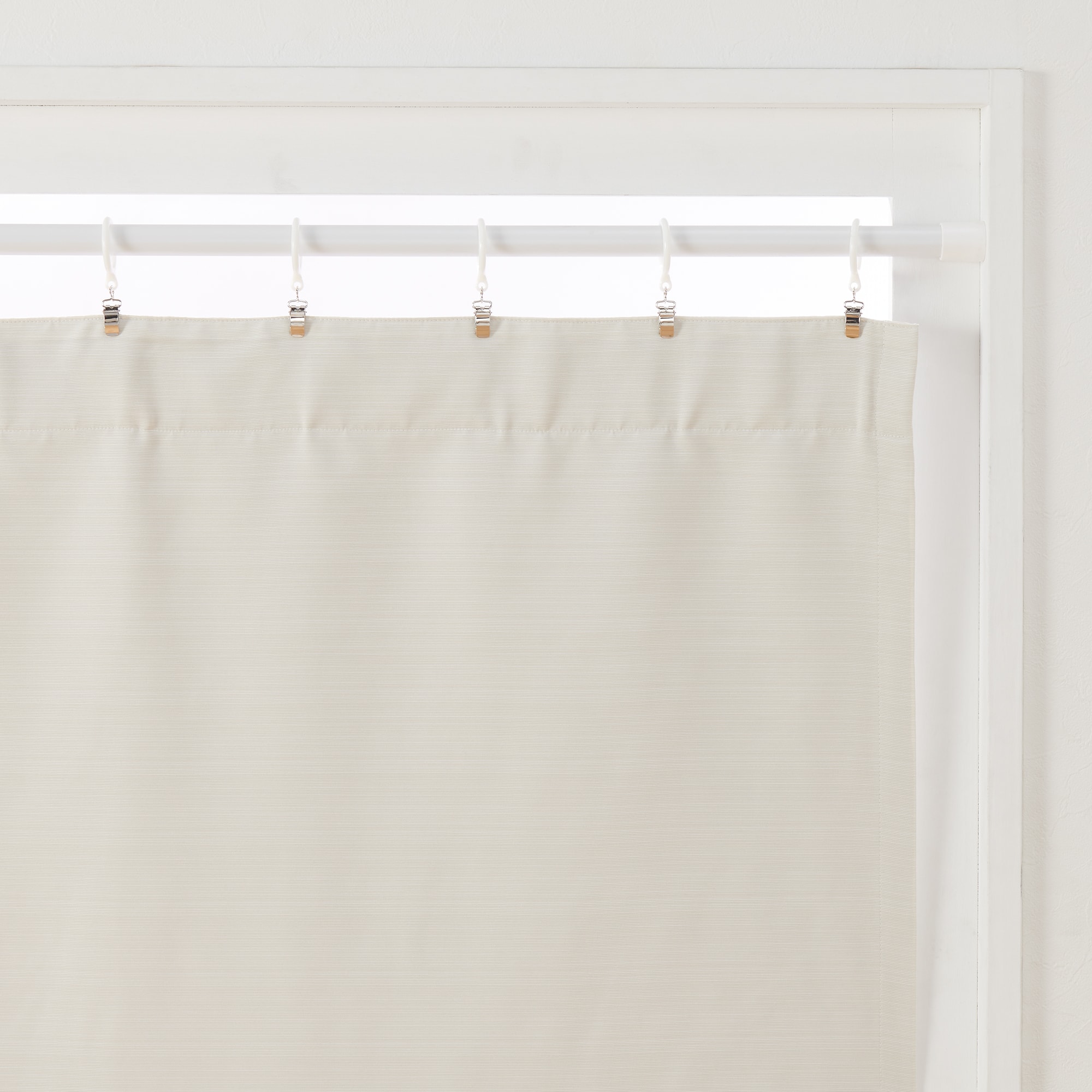 ポリエステルグログラン（防炎）ノンプリーツカーテン／遮光裏地付／ライトベージュ