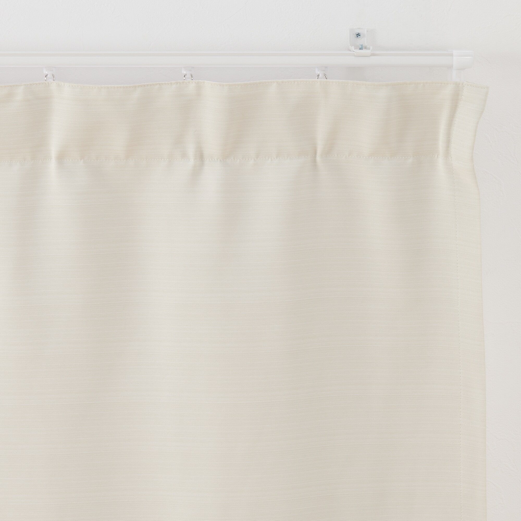 ポリエステルグログラン（防炎）ノンプリーツカーテン／遮光裏地付／ライトベージュ