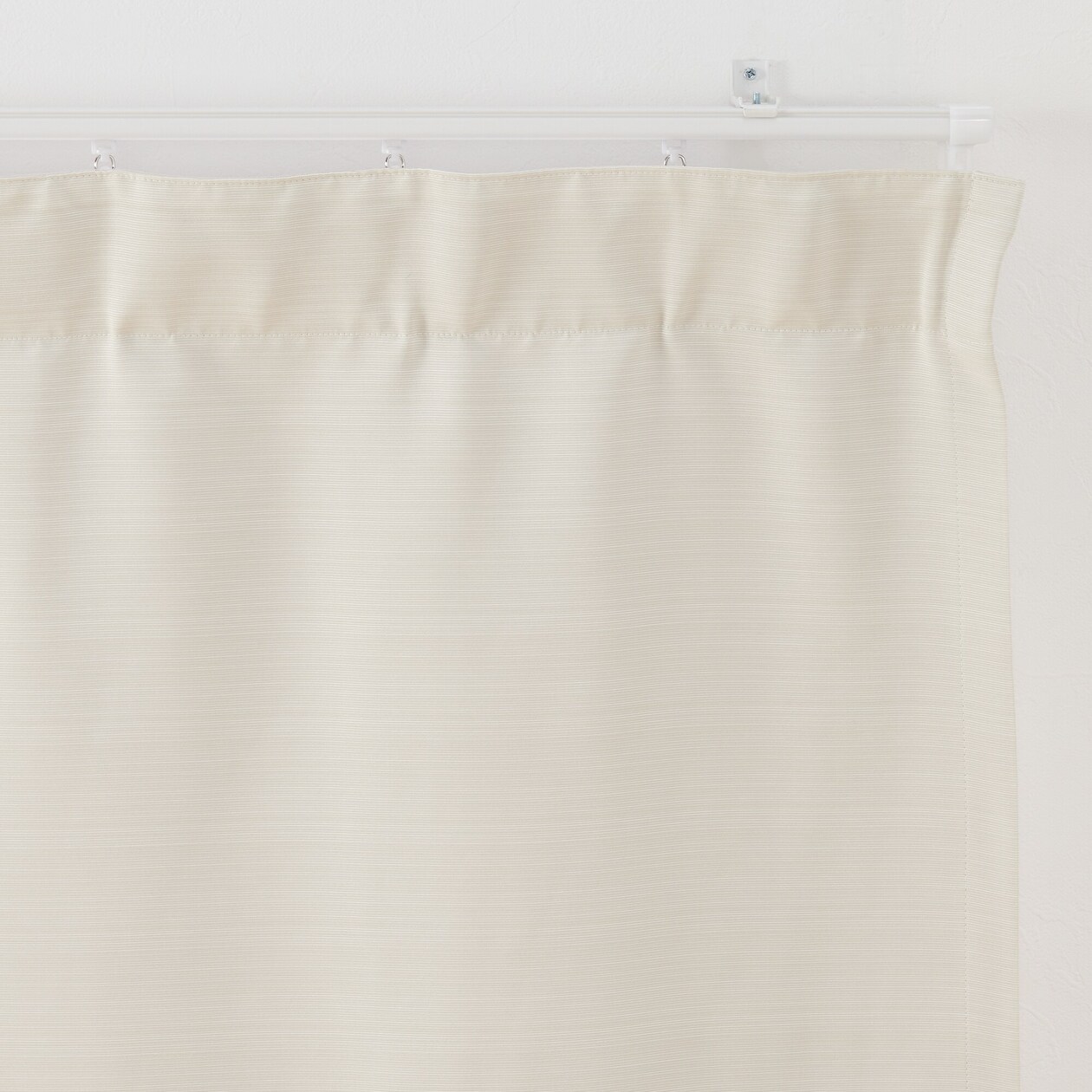 ポリエステルグログラン（防炎）ノンプリーツカーテン／遮光裏地付／ライトベージュ