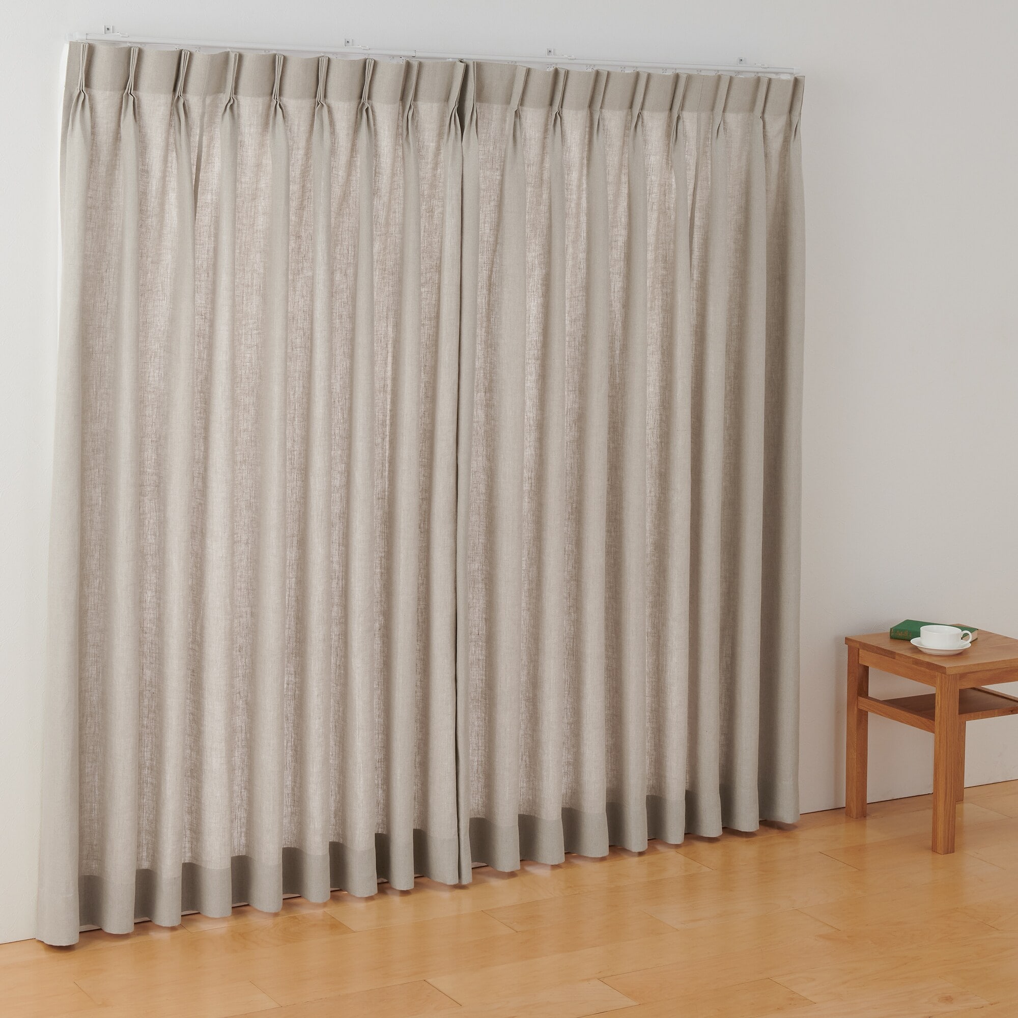 麻平織プリーツカーテン２倍ヒダ／生成