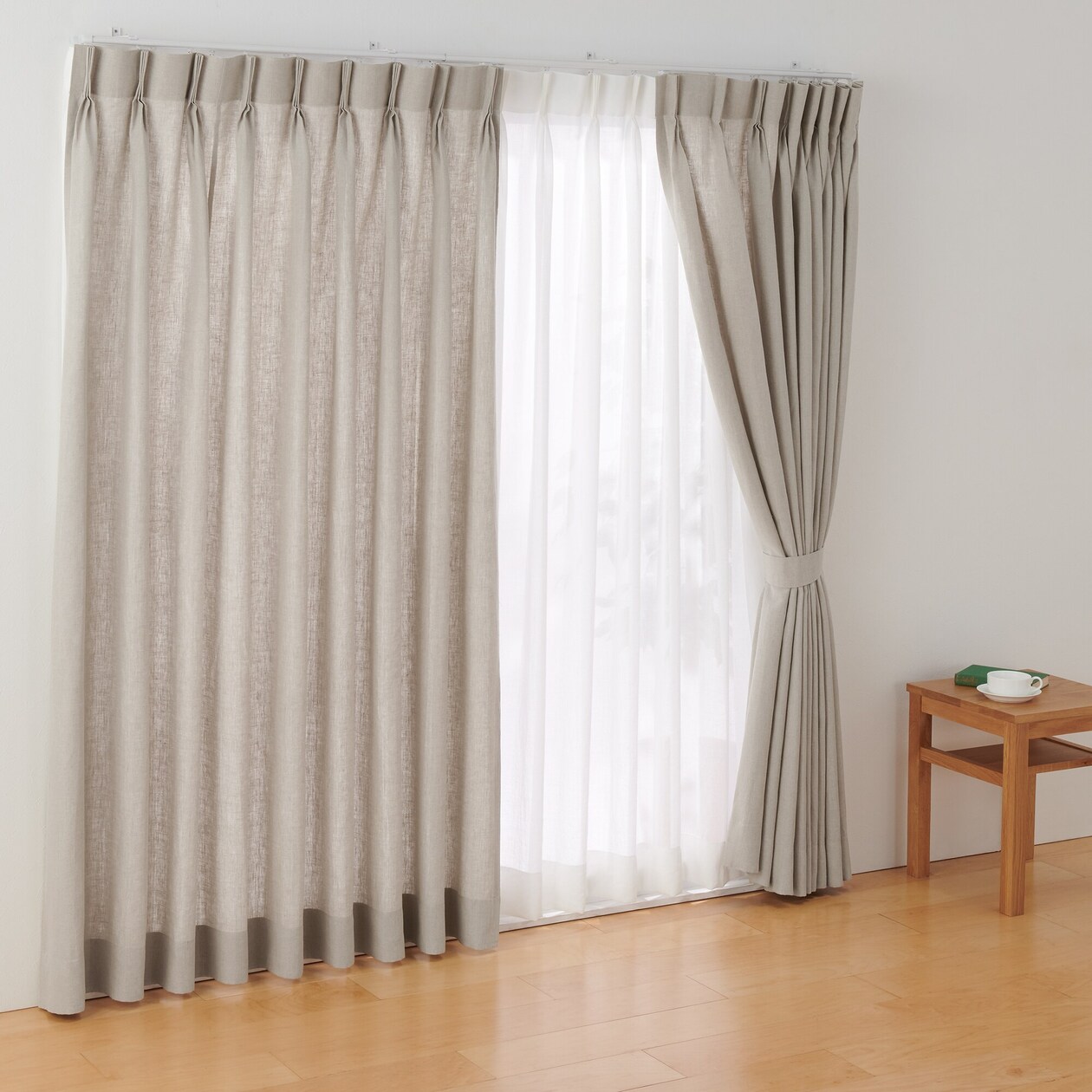 麻平織プリーツカーテン２倍ヒダ／生成
