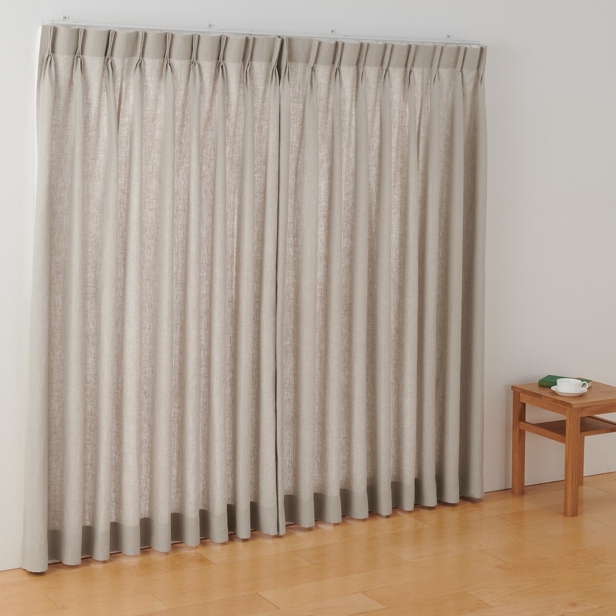 麻平織プリーツカーテン２倍ヒダ／生成