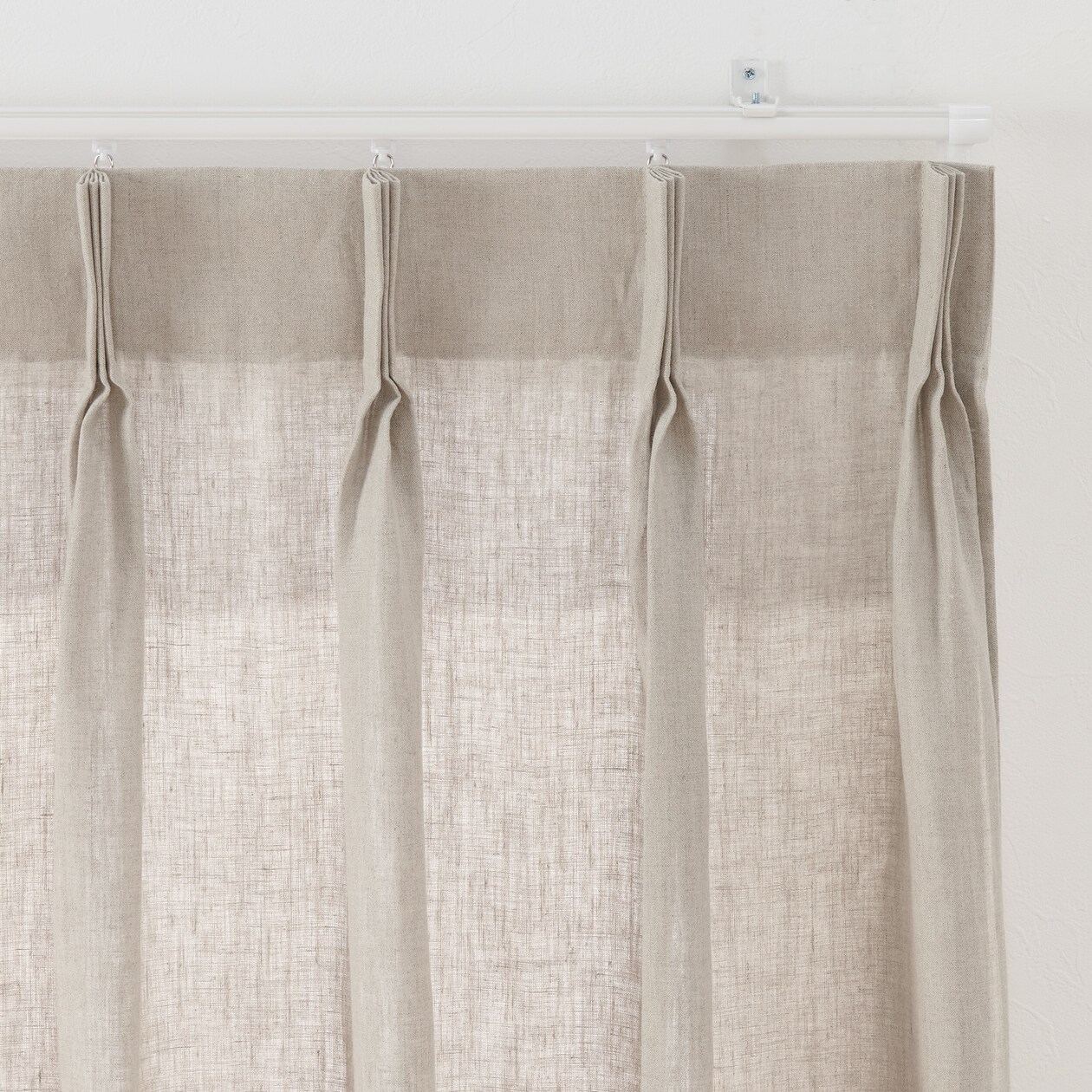 麻平織プリーツカーテン２倍ヒダ／生成