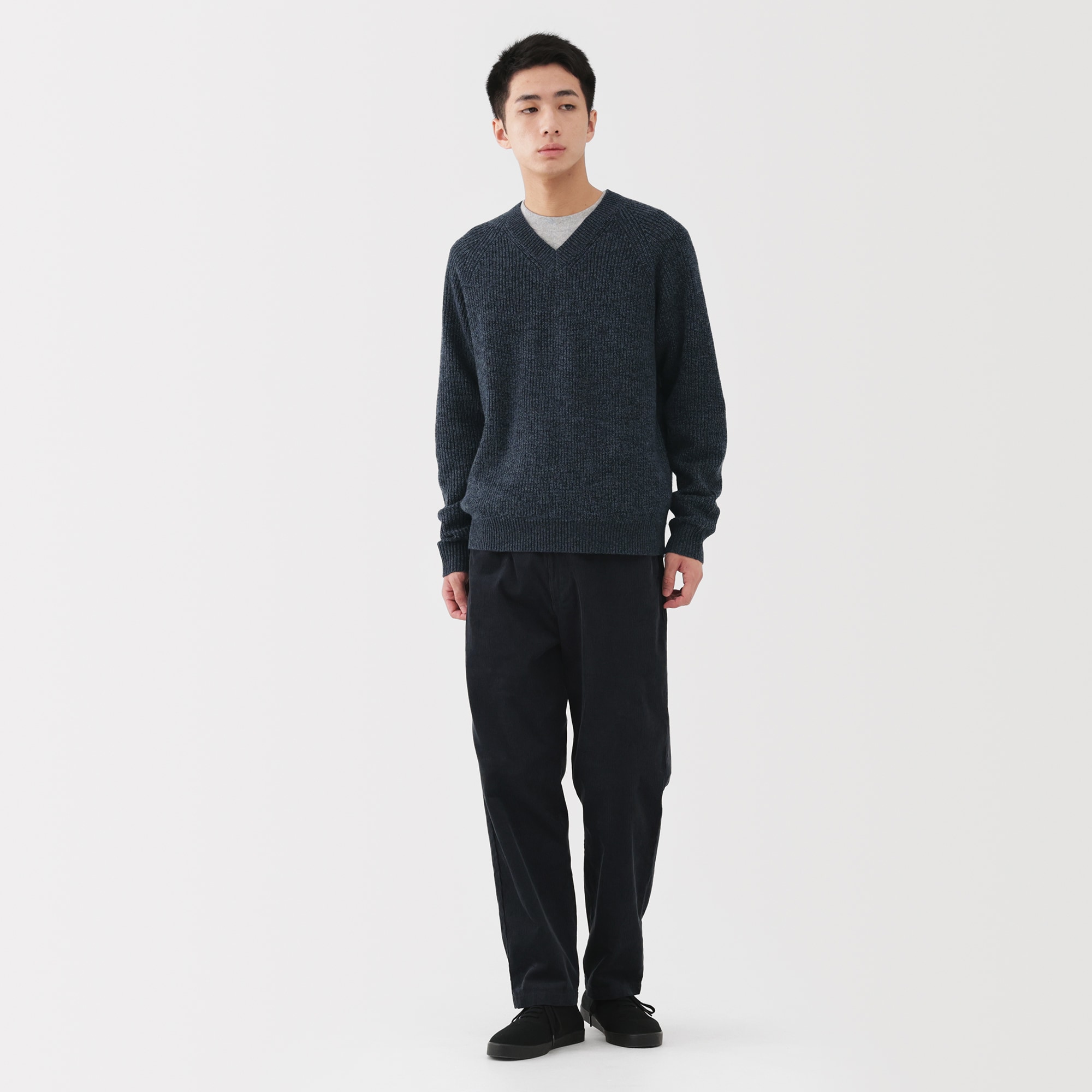 紳士　ウールミドルゲージ畦編みＶネックセーター