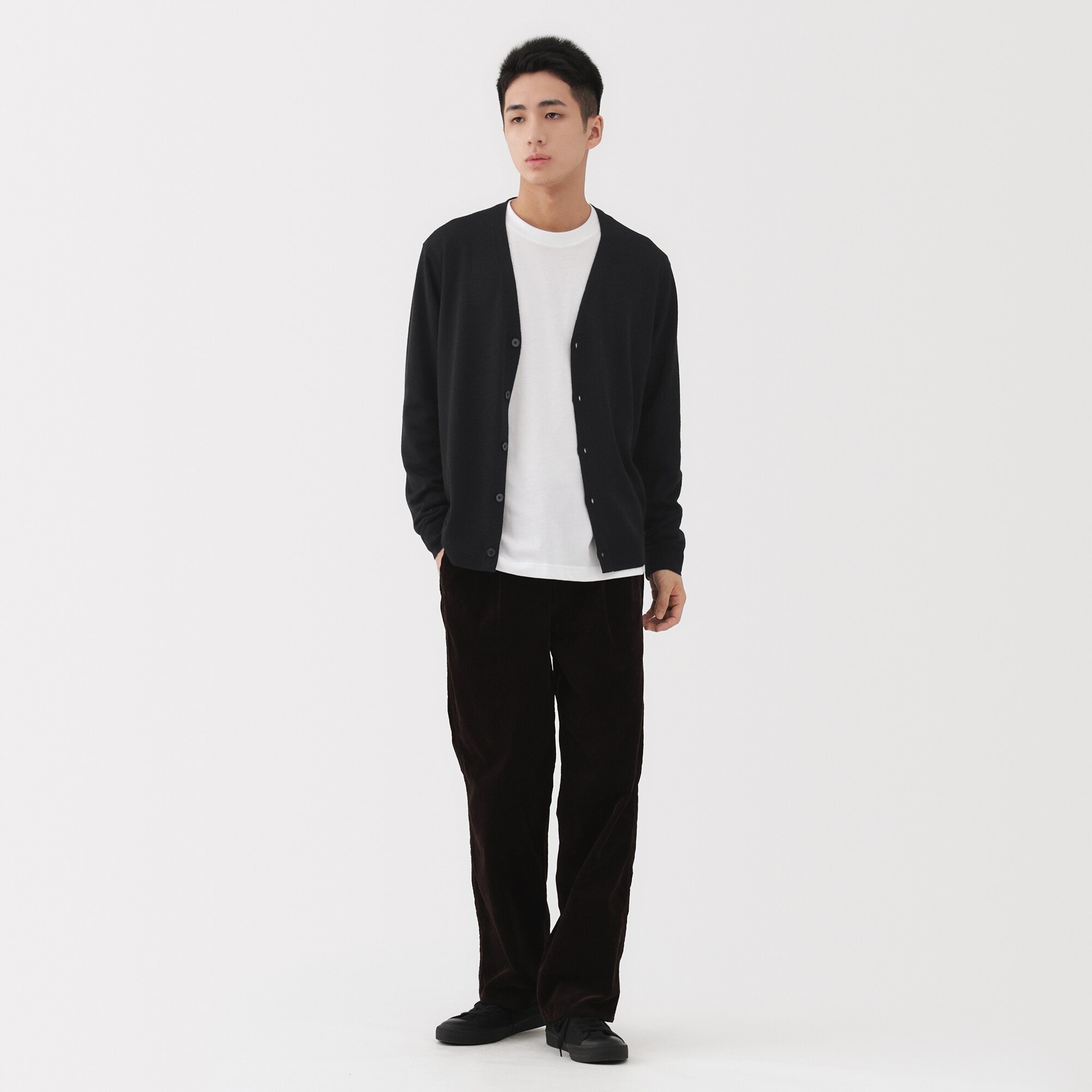 紳士　洗えるウールハイゲージＶネックカーディガン
