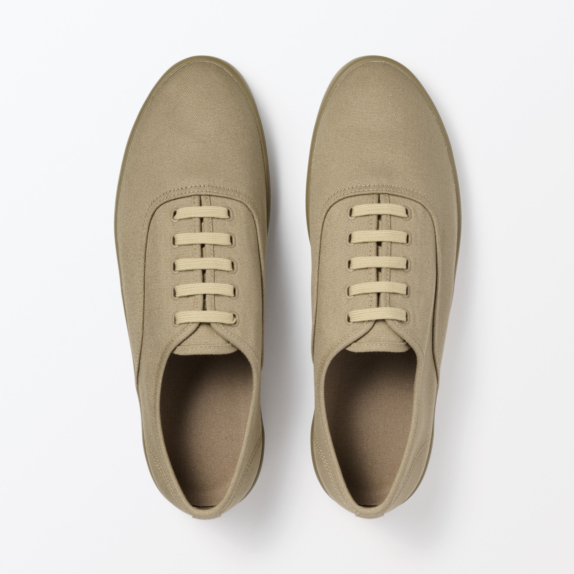 紳士　柔らかい中敷を使用した　撥水キャンバススニーカー