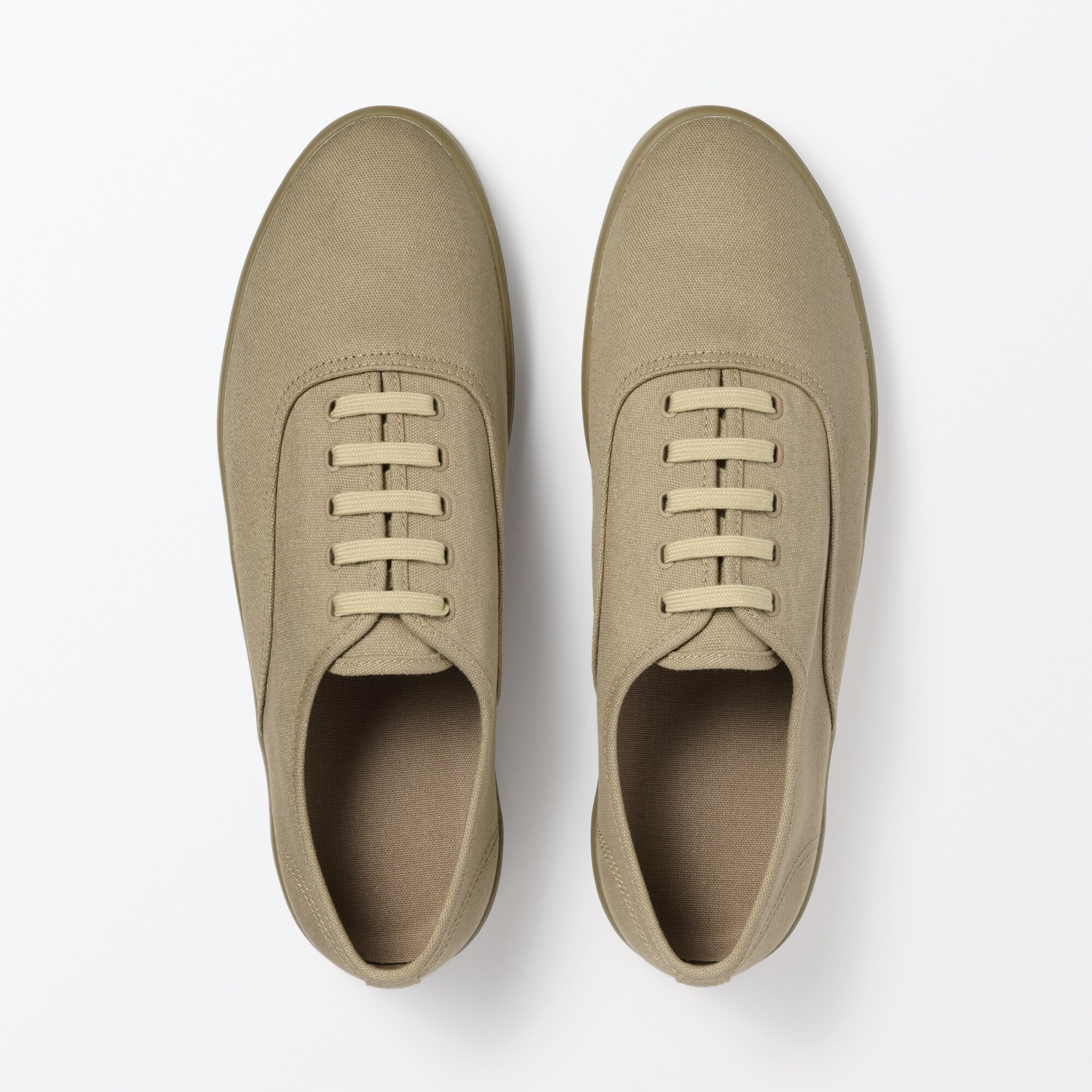 紳士　柔らかい中敷を使用した　撥水キャンバススニーカー