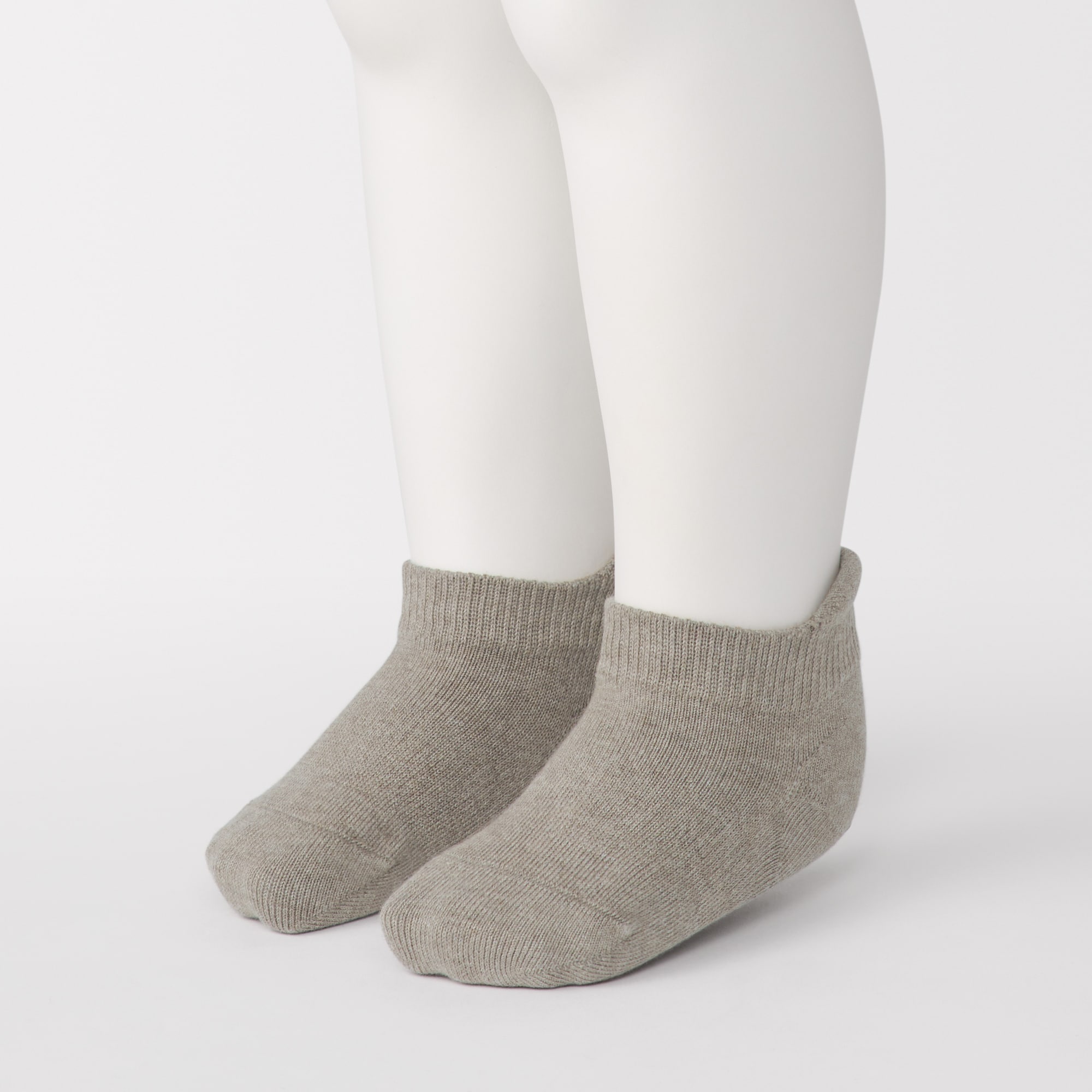 ベビー　足なり直角　スニーカーイン（３足組）