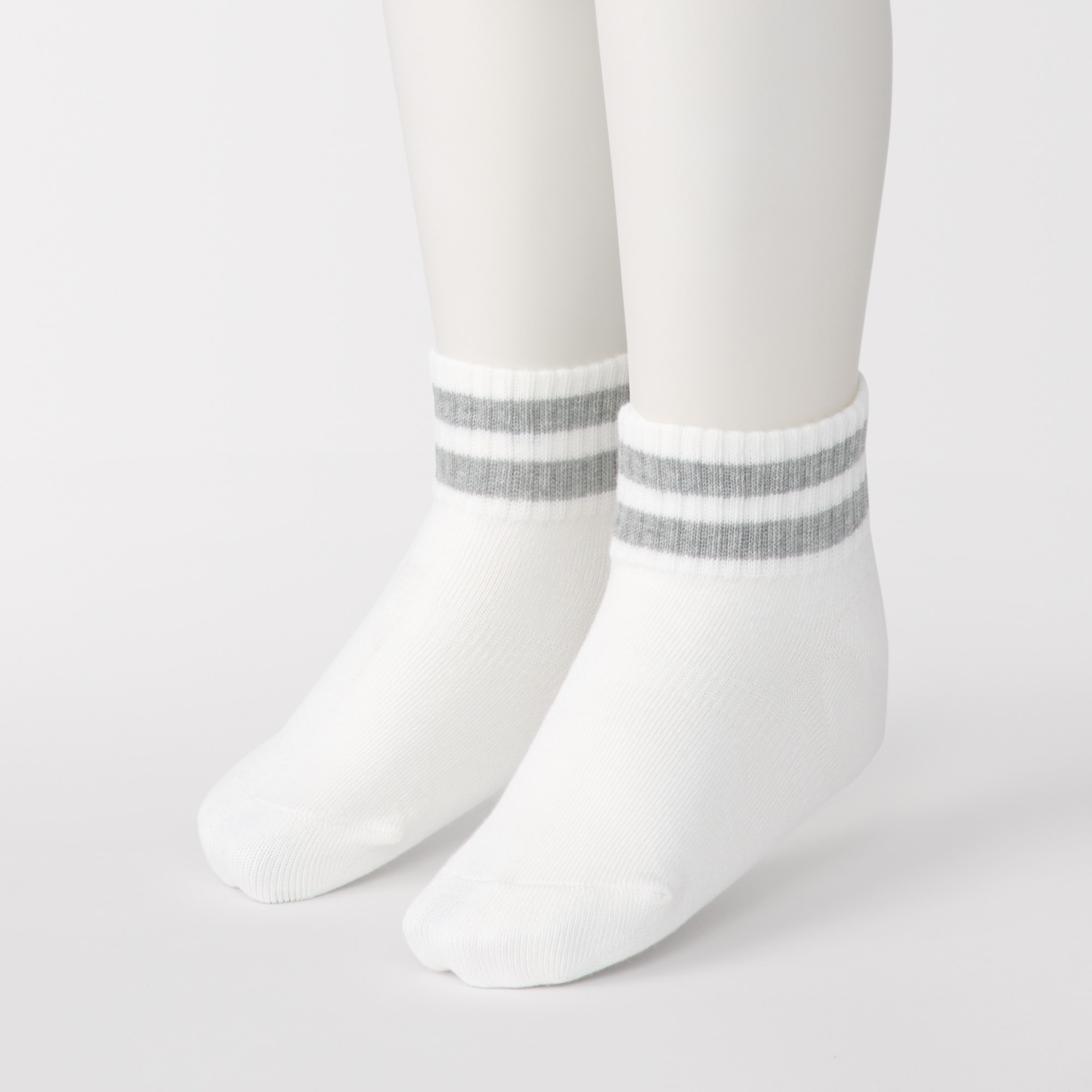 キッズ　足なり直角　ショート丈靴下（柄・３足組）