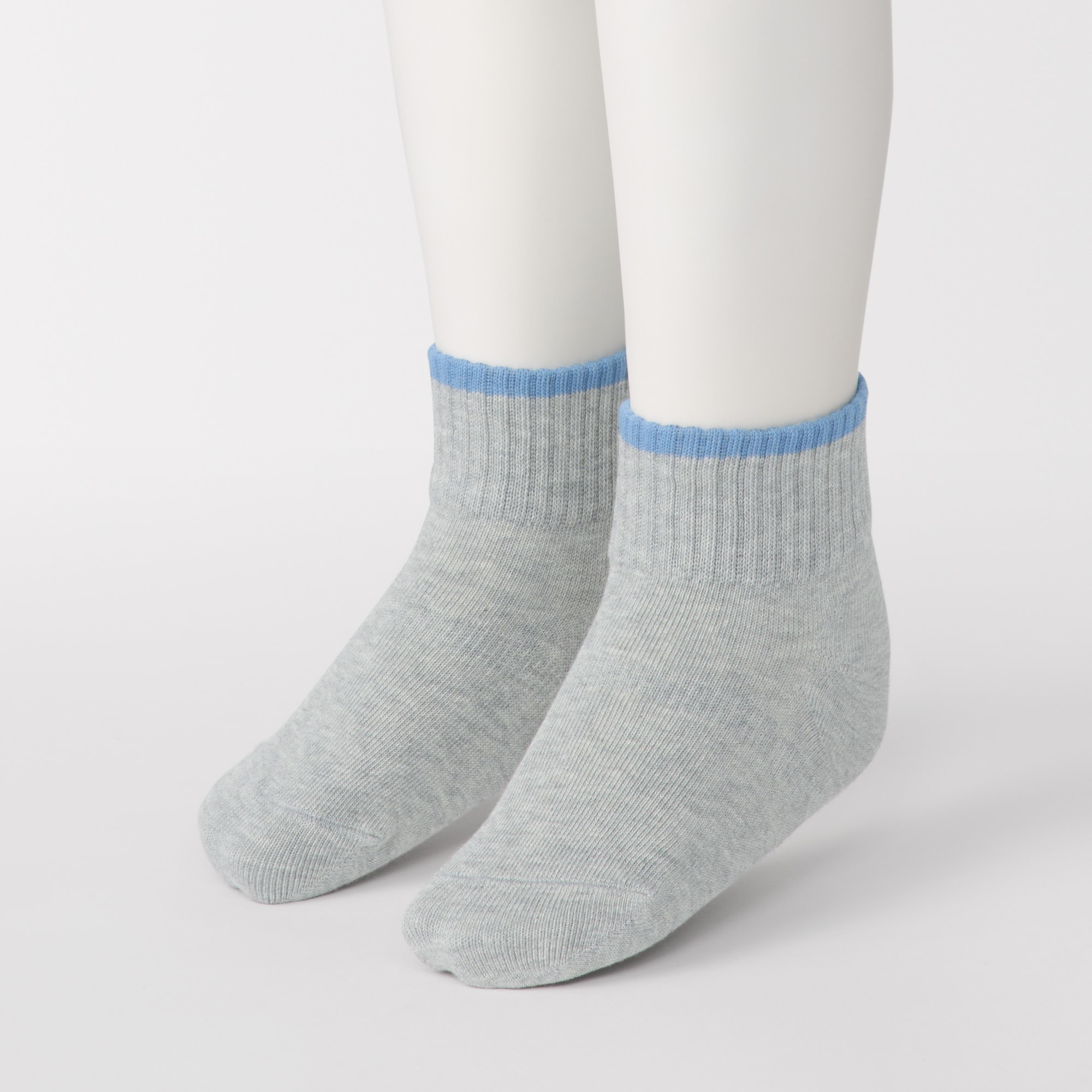 キッズ　足なり直角　ショート丈靴下（柄・３足組）