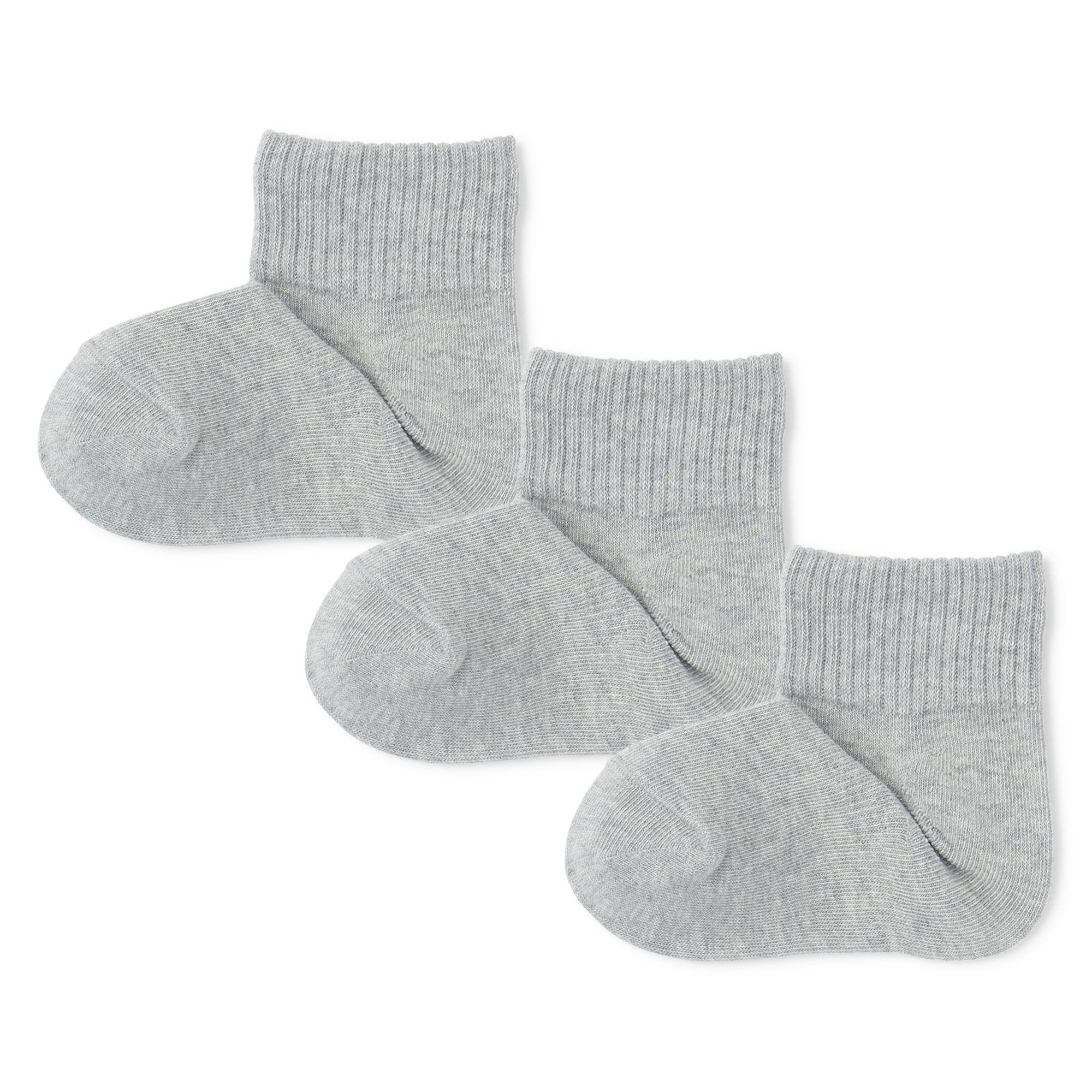 キッズ　足なり直角　ショート丈靴下（３足組）