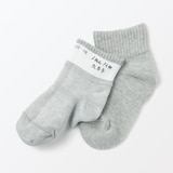 キッズ　足なり直角　ショート丈靴下（３足組）