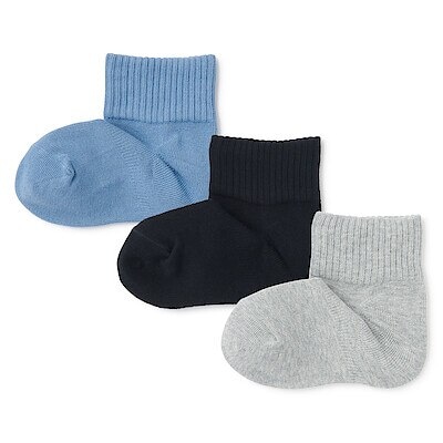 キッズ　足なり直角　ショート丈靴下（３足組）