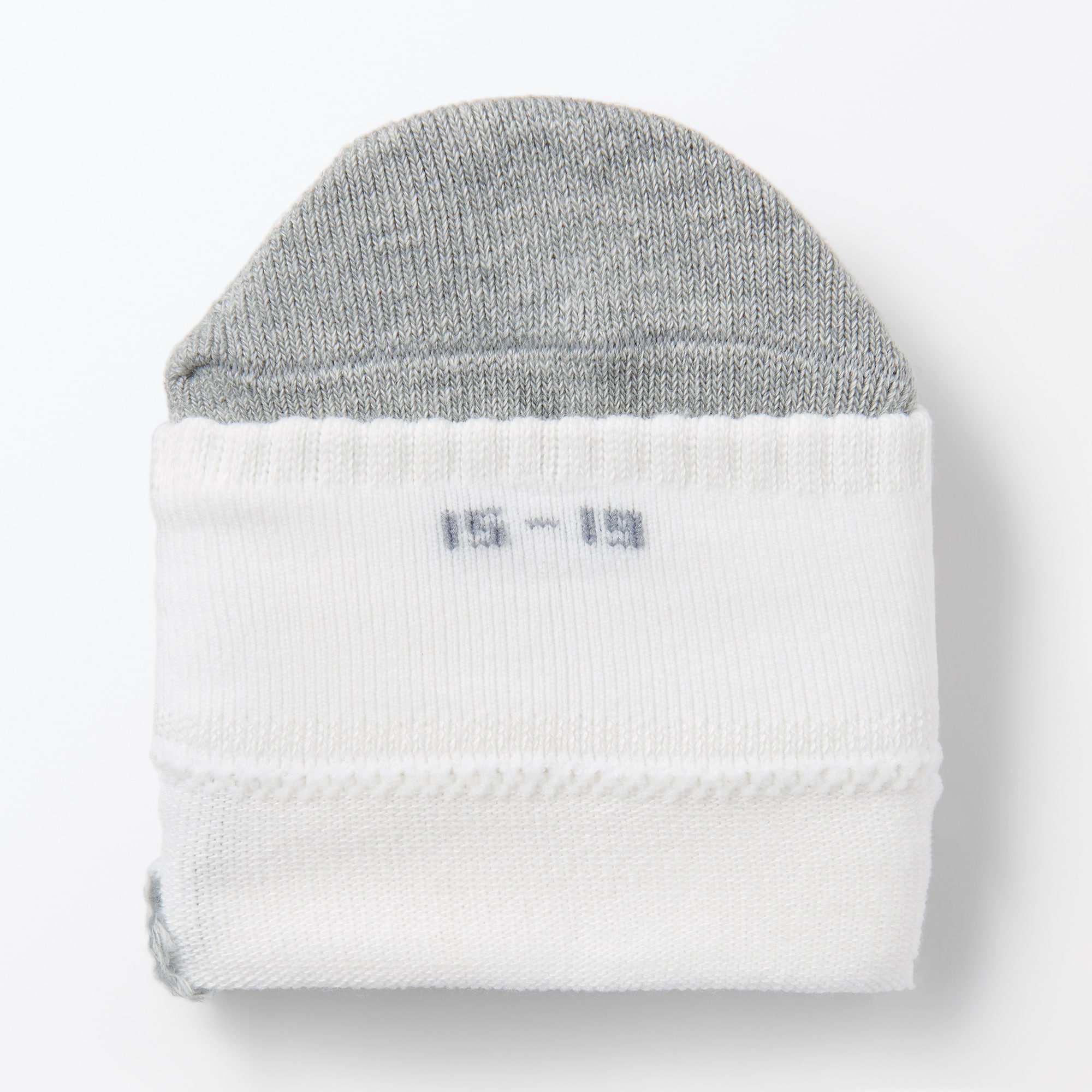 キッズ　足なり直角　ショート丈靴下（３足組）