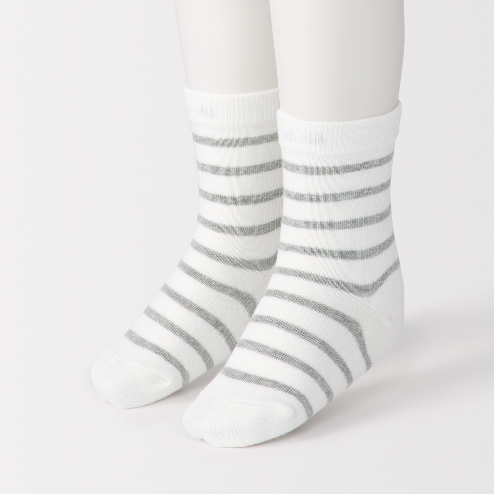 キッズ　足なり直角　靴下（柄・３足組）