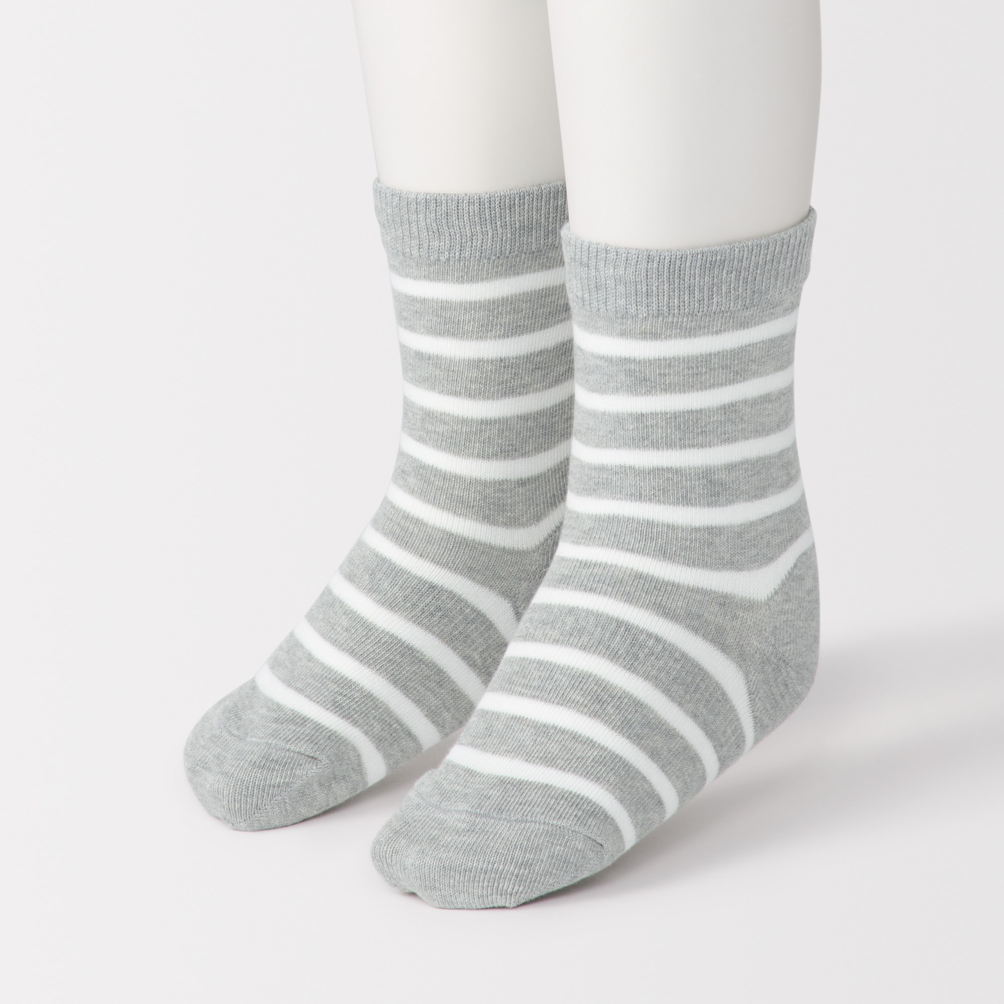 キッズ　足なり直角　靴下（柄・３足組）