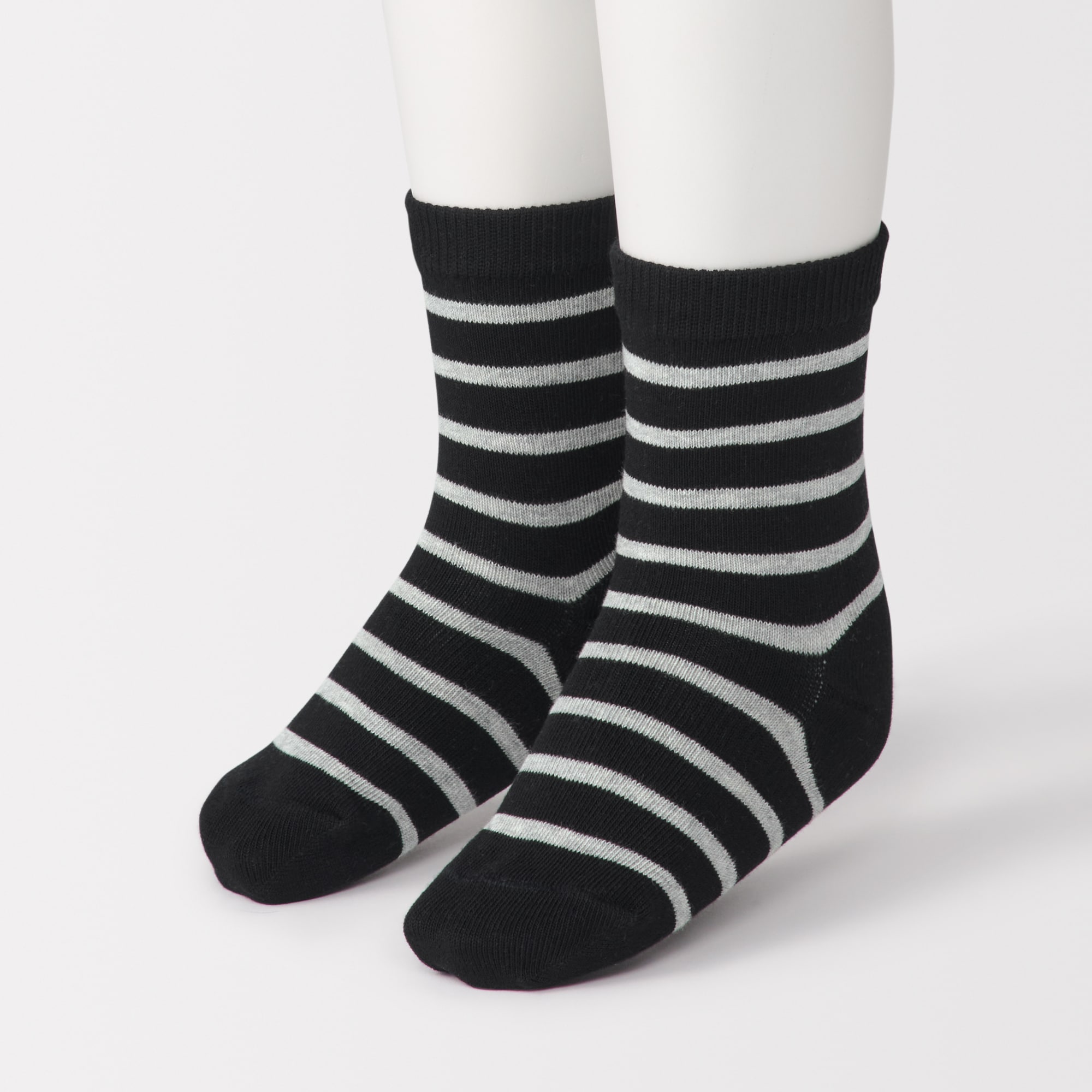 キッズ　足なり直角　靴下（柄・３足組）