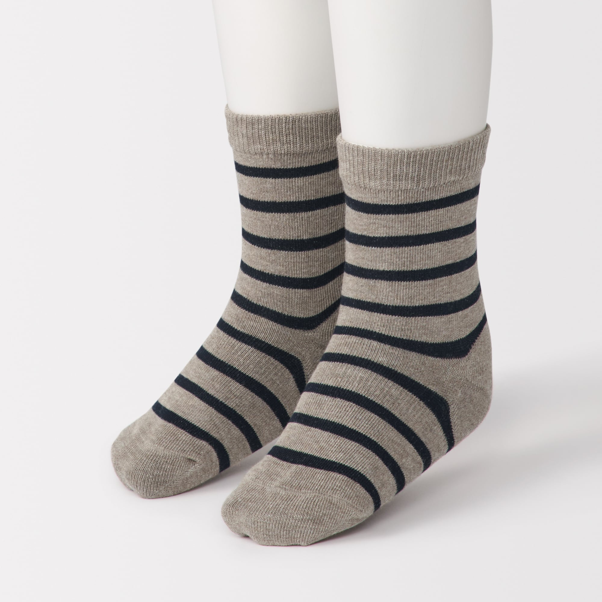 キッズ　足なり直角　靴下（柄・３足組）