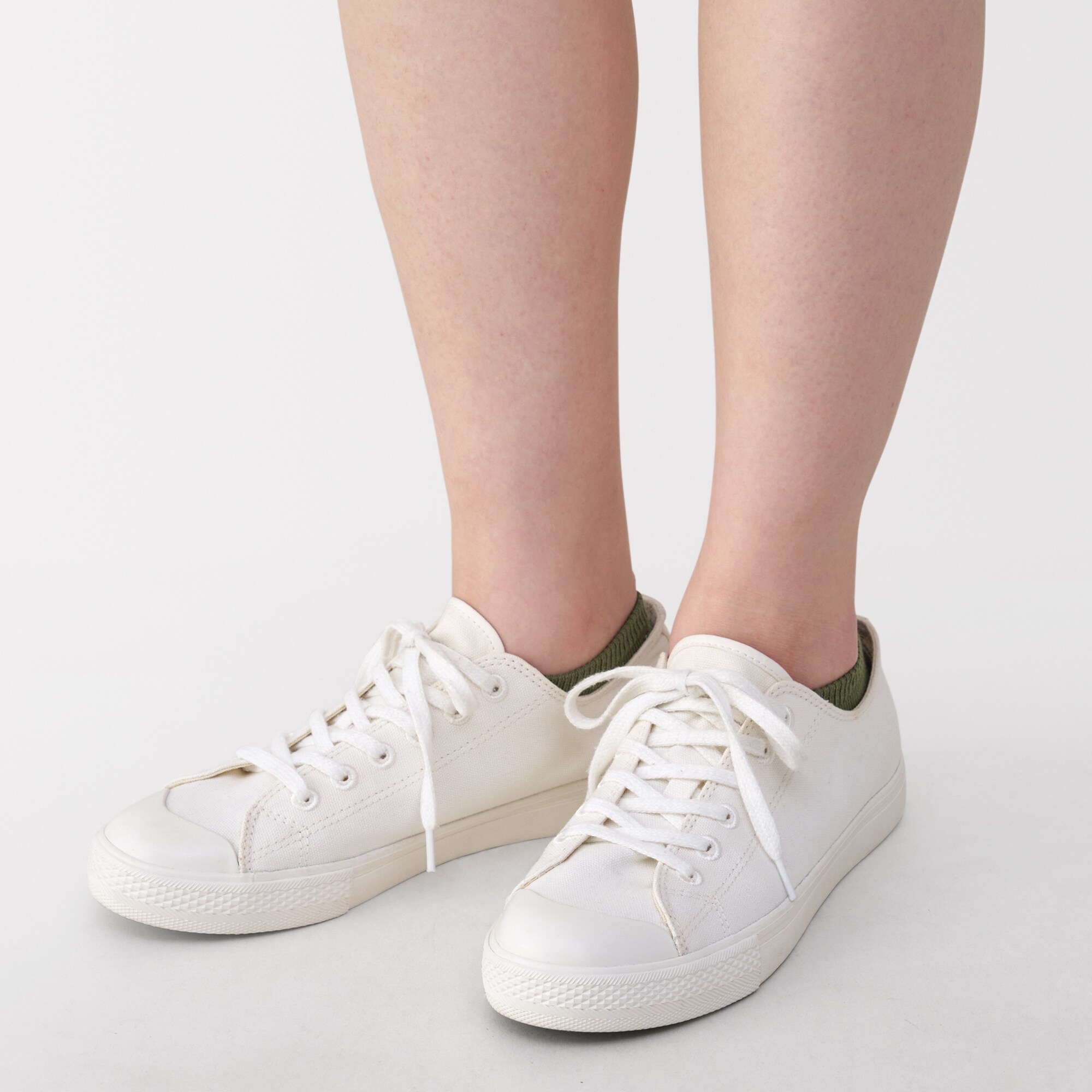 婦人　足なり直角　スニーカーイン