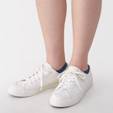 婦人　足なり直角　スニーカーイン