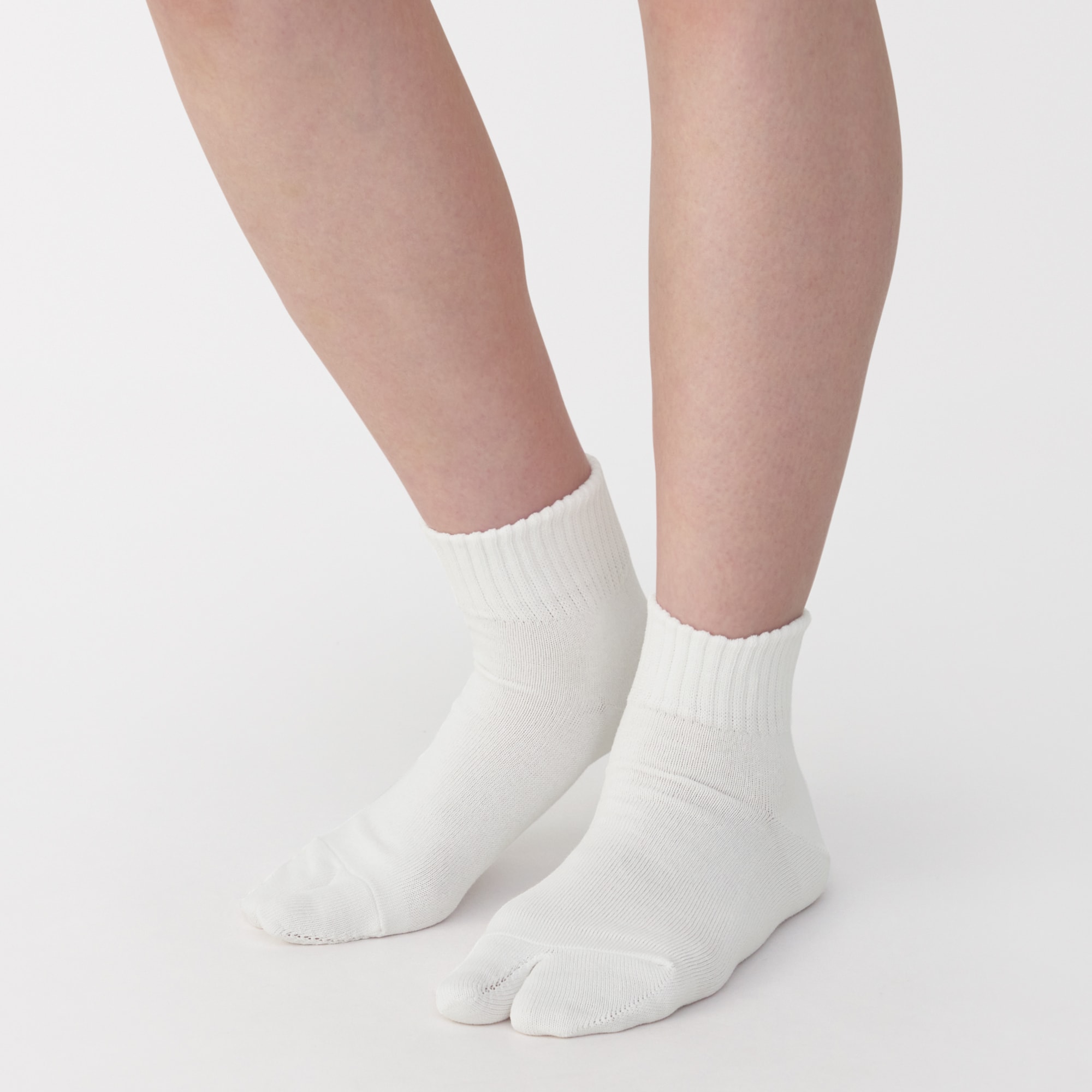 婦人　足なり直角　履き口やわらか　たび型ショート丈靴下（口ゴムなし）