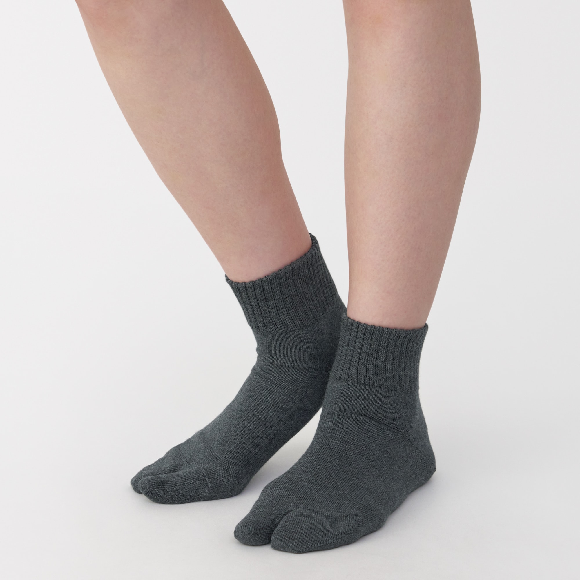 婦人　足なり直角　履き口やわらか　たび型ショート丈靴下（口ゴムなし）　※杢色