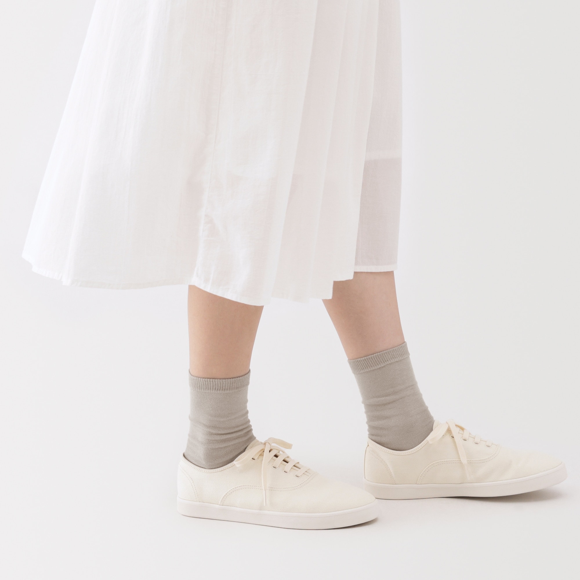 婦人　足なり直角　履き口やわらか　三層　靴下（口ゴムなし）