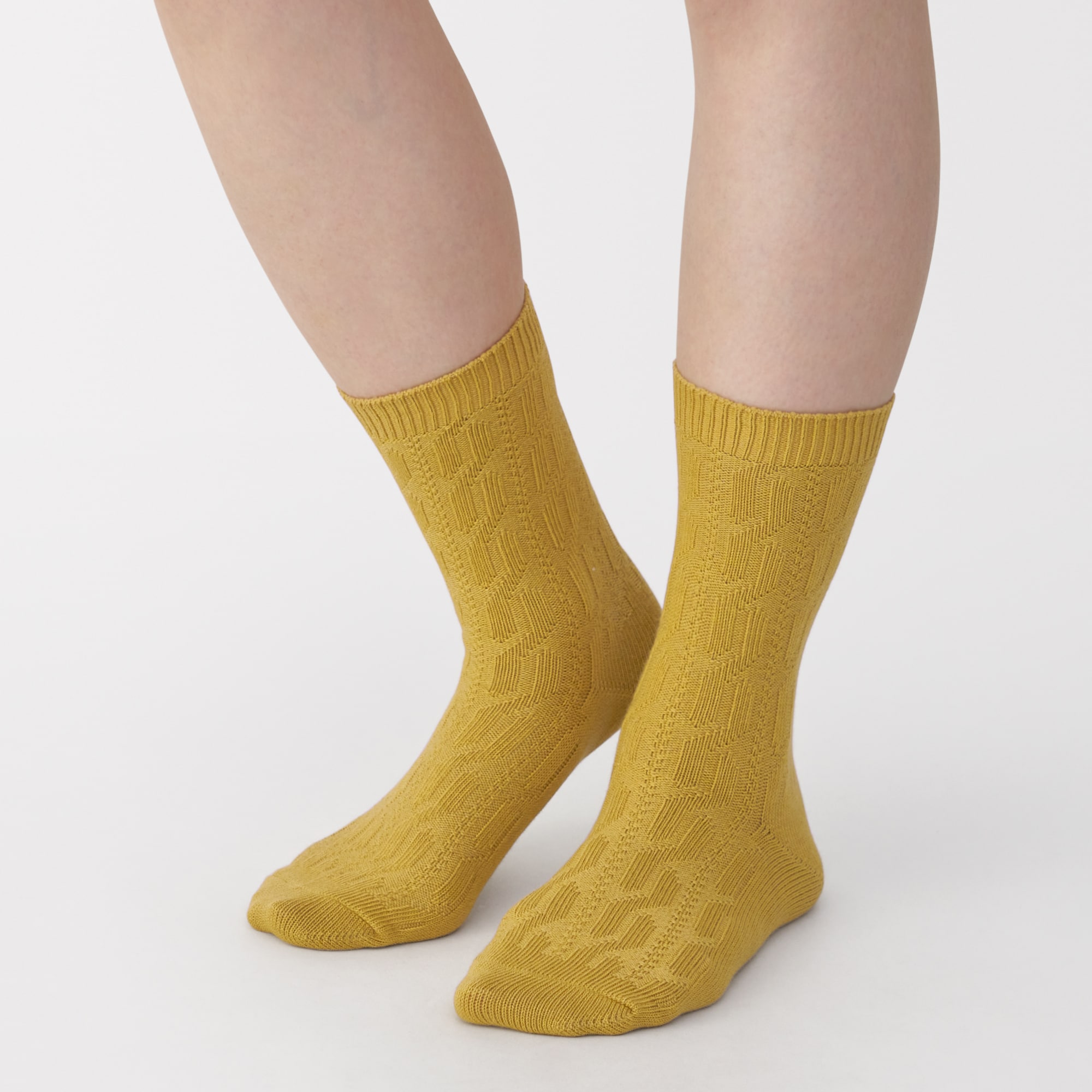 婦人　足なり直角　履き口やわらか　ケーブル柄靴下