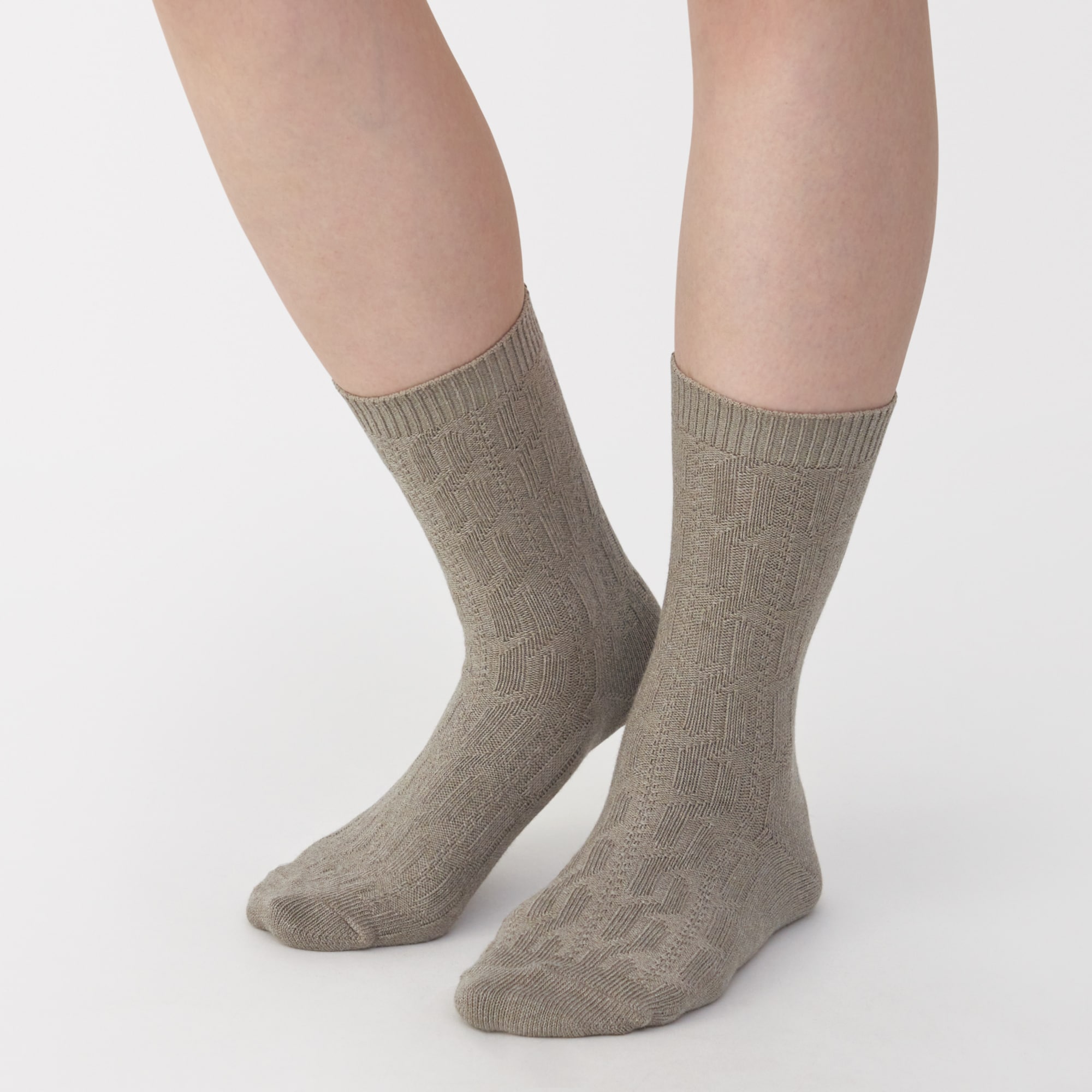 婦人　足なり直角　履き口やわらか　ケーブル柄靴下
