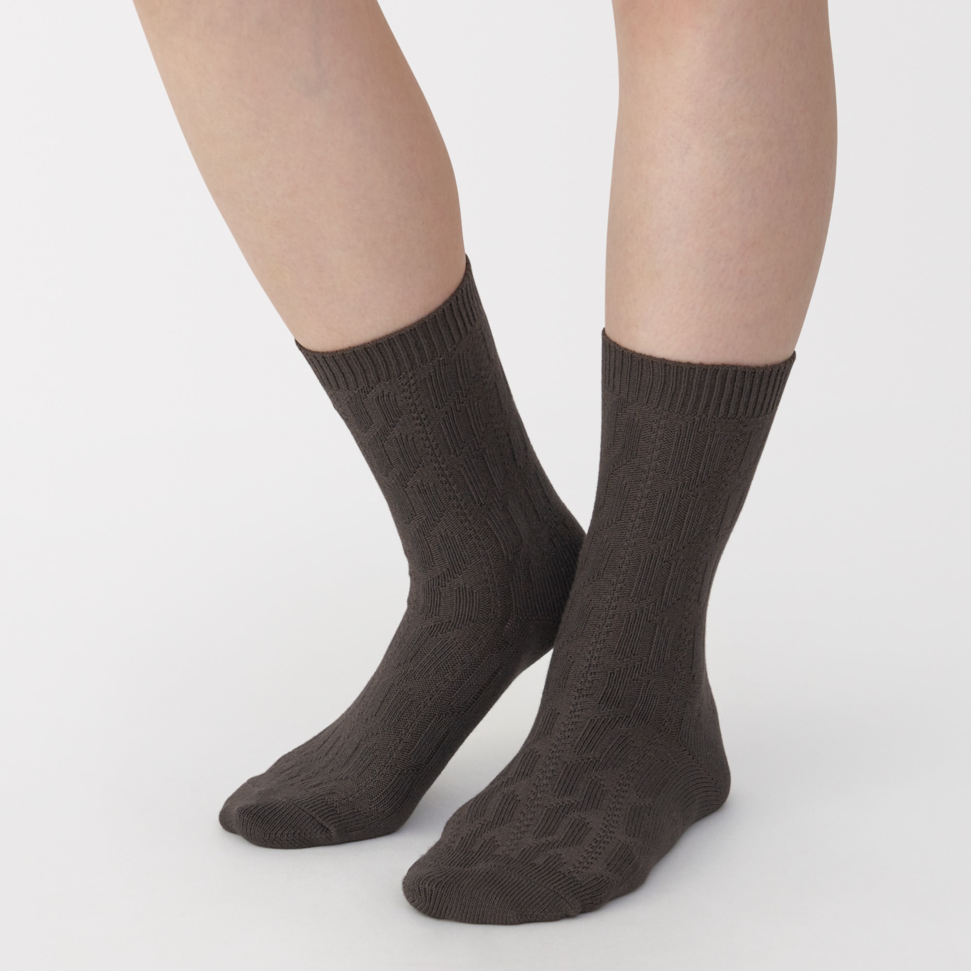 婦人　足なり直角　履き口やわらか　ケーブル柄靴下