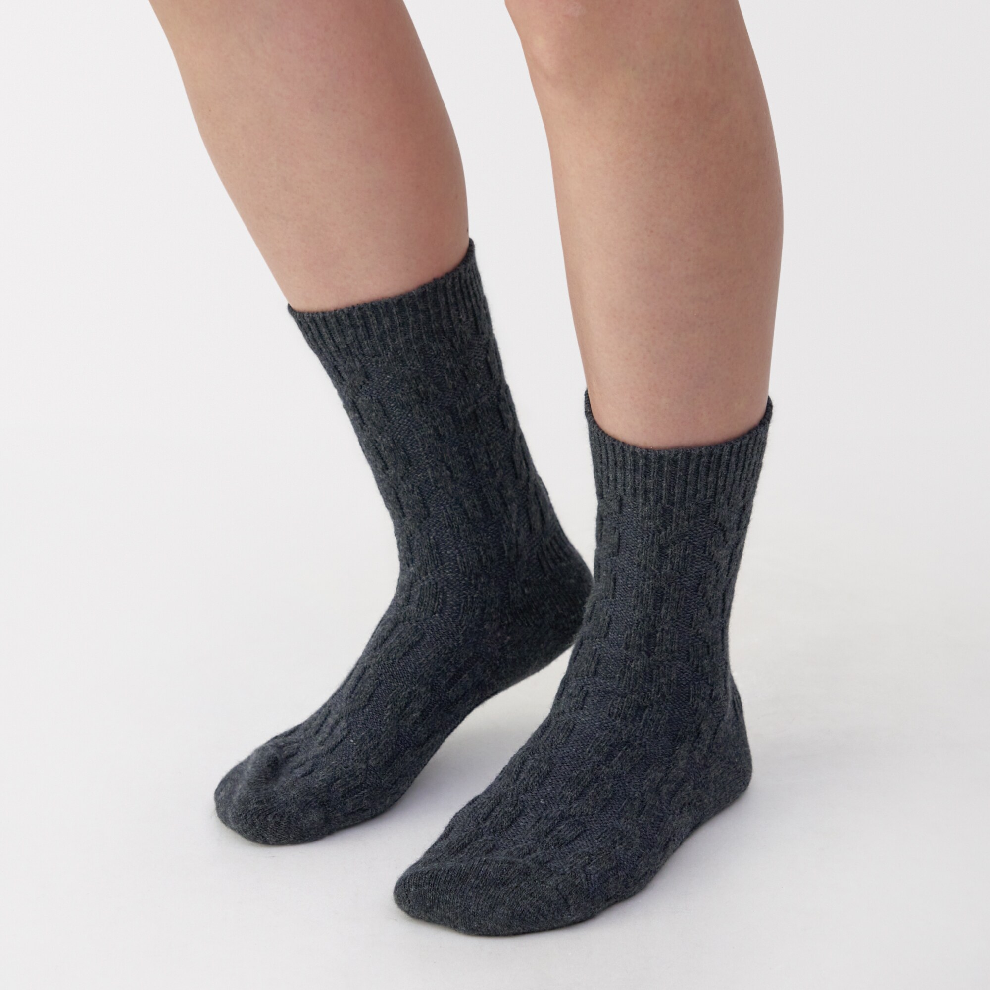 婦人　足なり直角　履き口やわらか　ウール混　ケーブル柄靴下