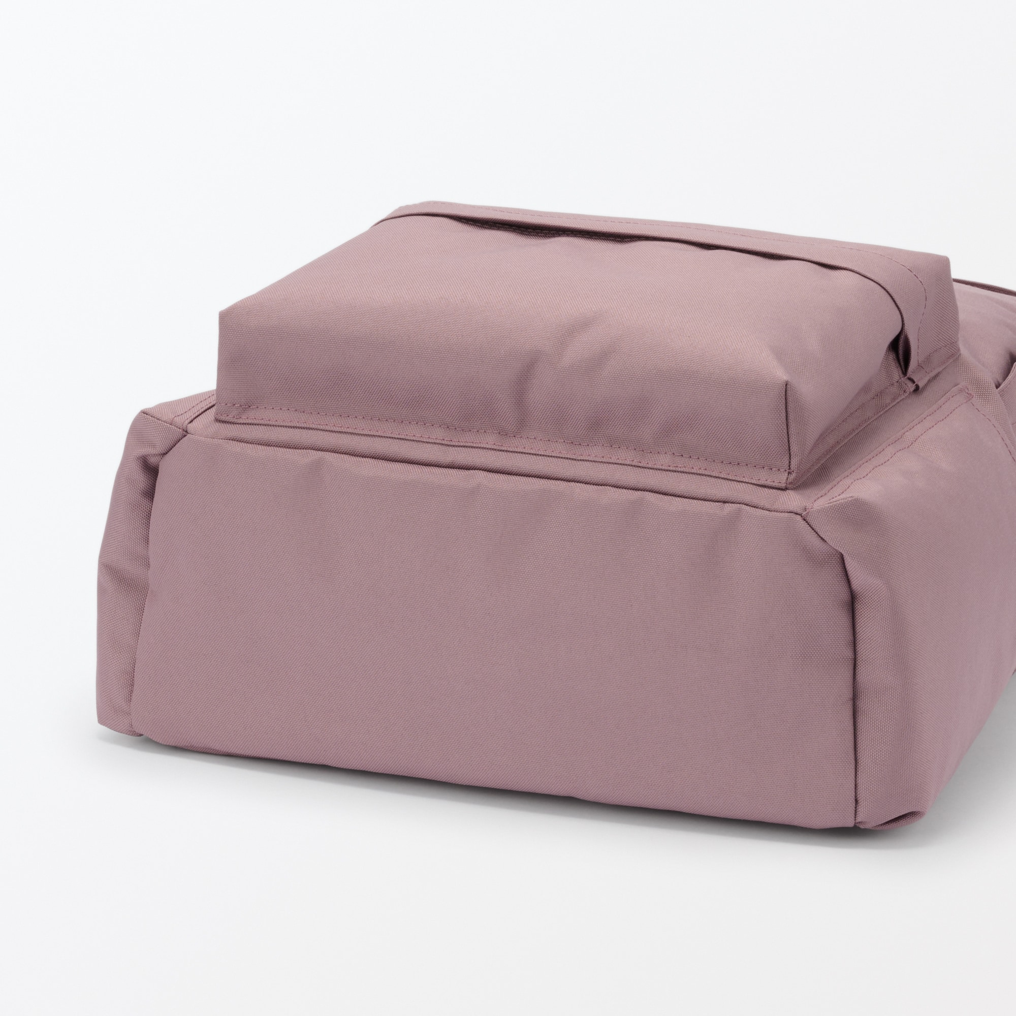 肩の負担を軽くする　撥水リュックサック