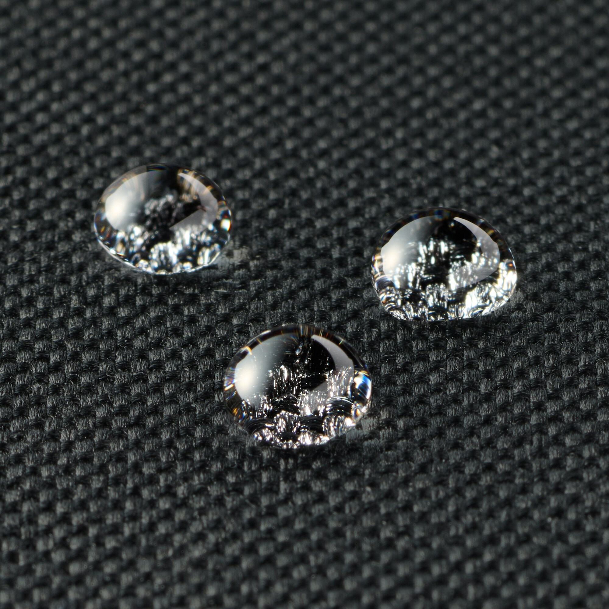 肩の負担を軽くする　撥水リュックサック