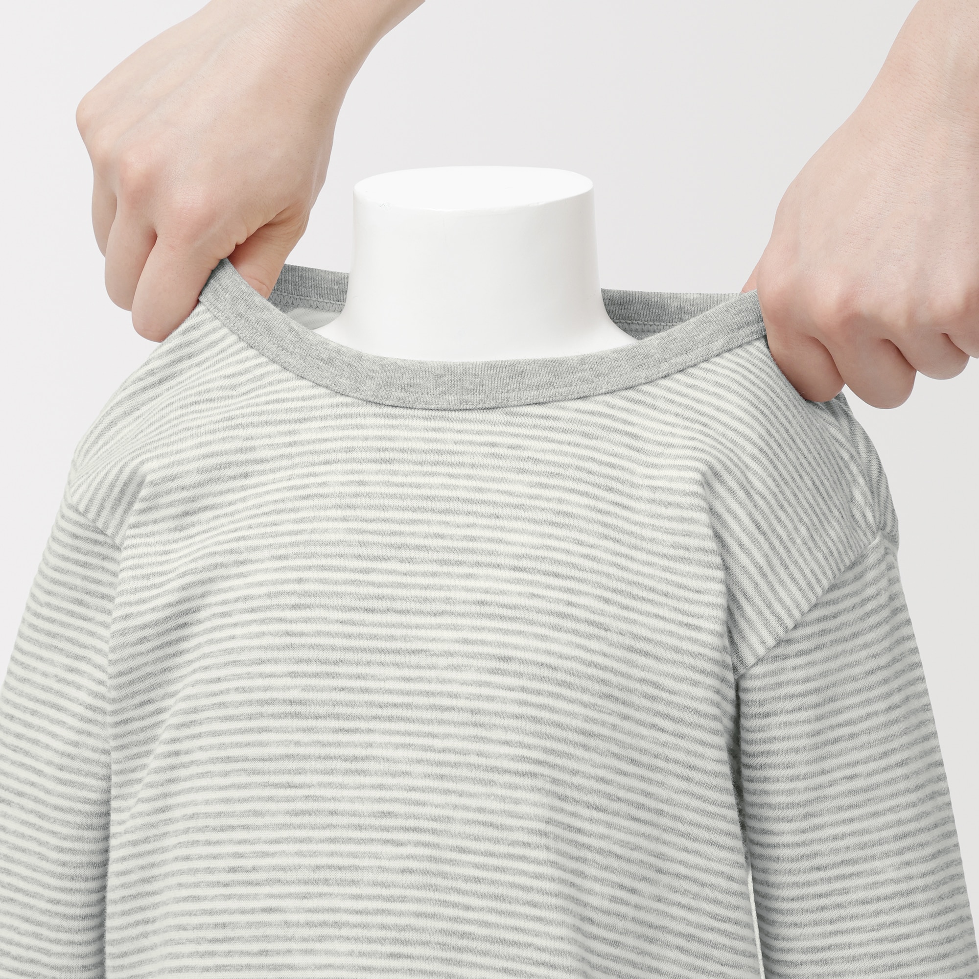 ベビー　あたまするっと　接結編みクルーネック長袖Ｔシャツ